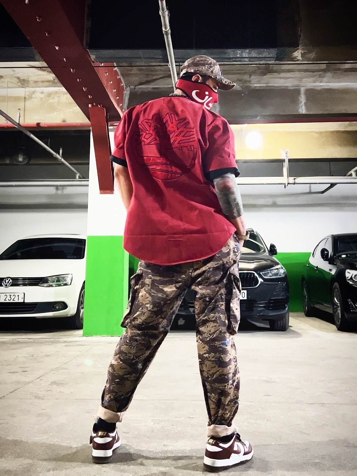Supreme x Undercover Studded 6-Panel Brown Camo - 23SS, Supreme x Undercover Studded Cargo Pant Brown - 23SS 착용 스타일 - 2