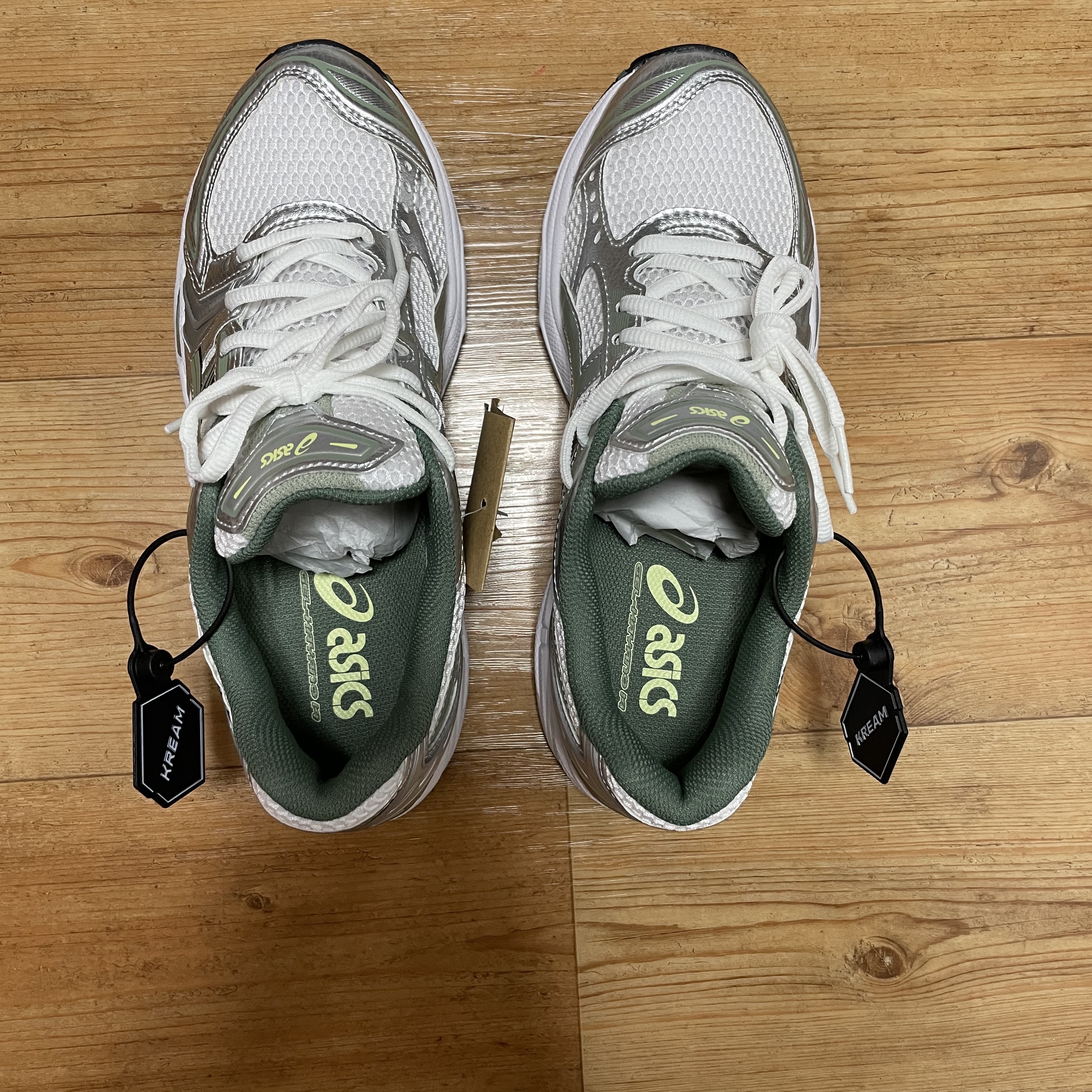 Asics Gel-Kayano 14 White Slate Grey 착용 스타일