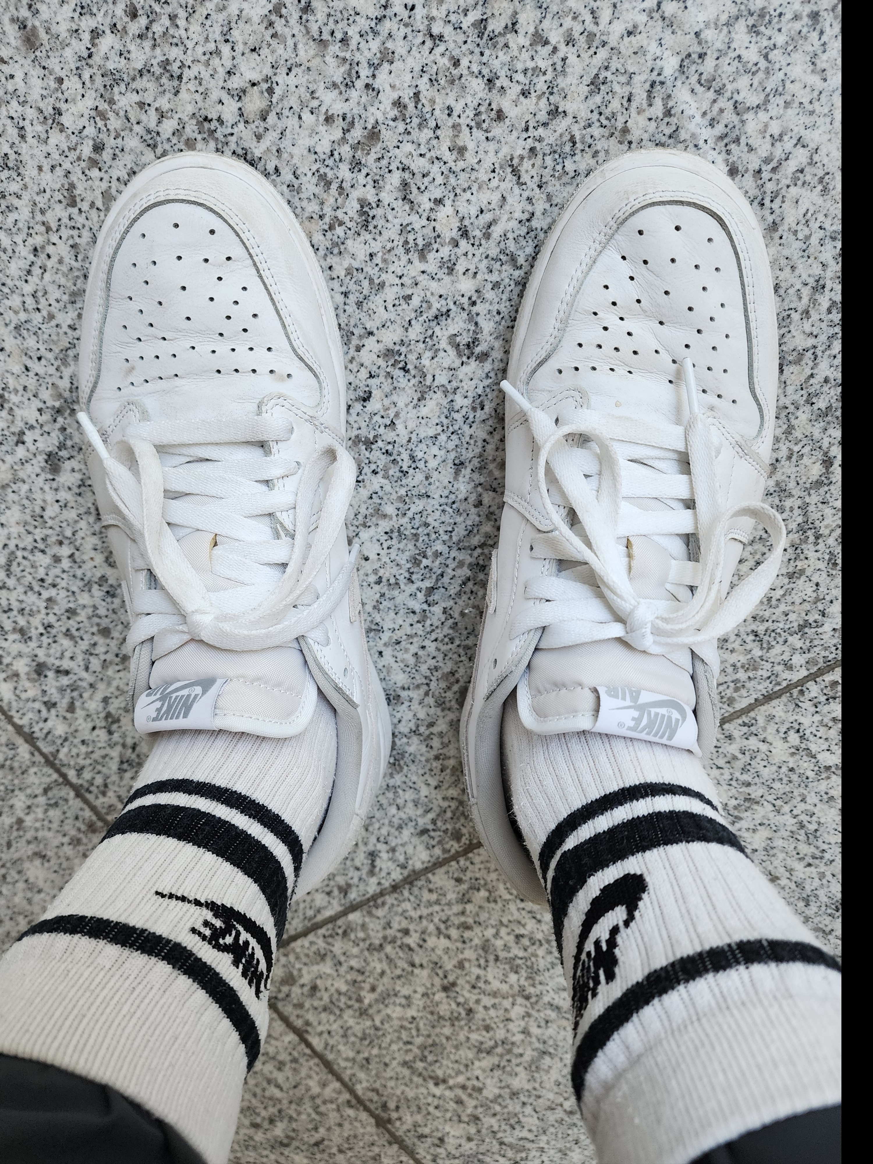 Jordan 1 Low OG Neutral Grey 착용 스타일