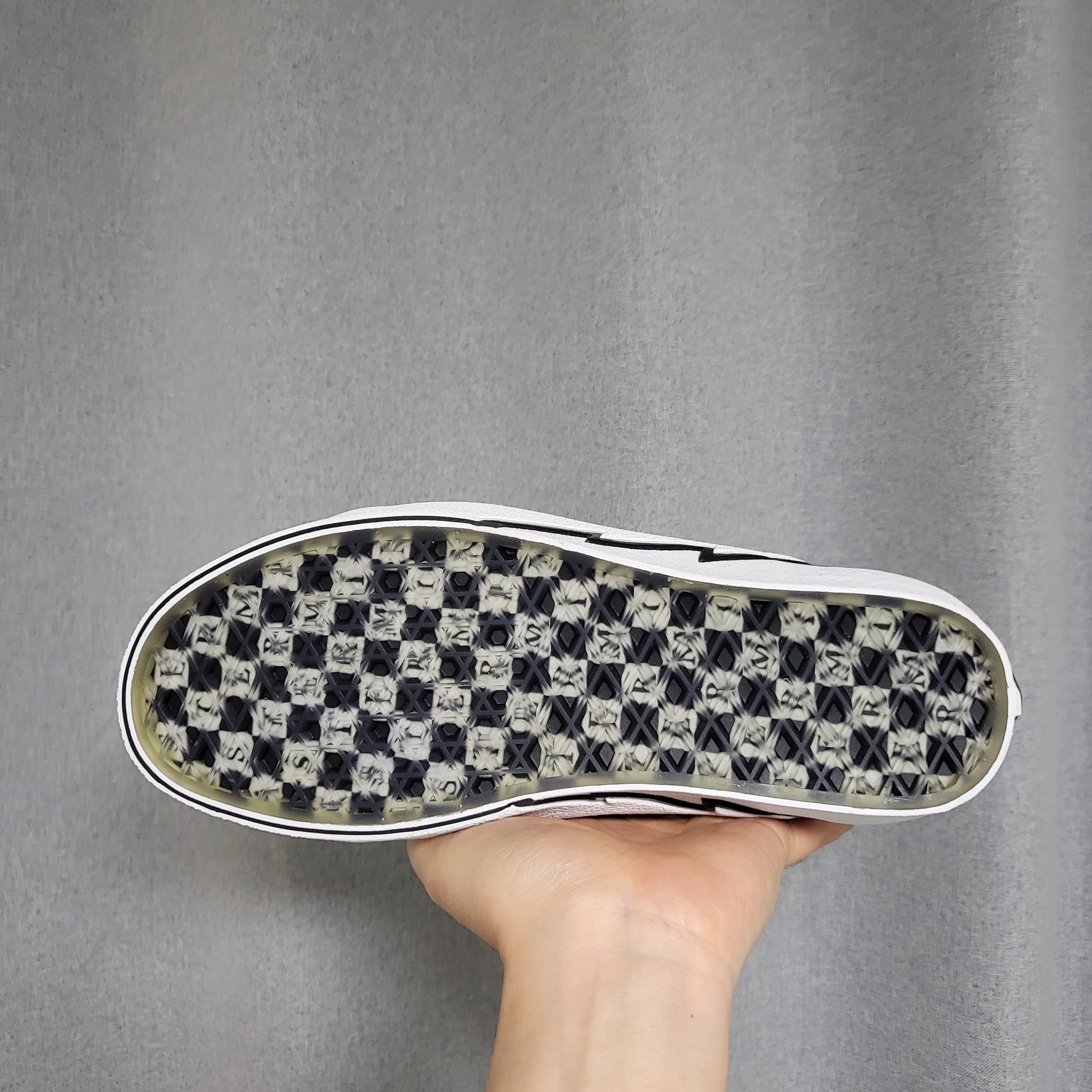 Vans Vault x Mastermind World Old Skool Bolt Black 착용 스타일 - 4