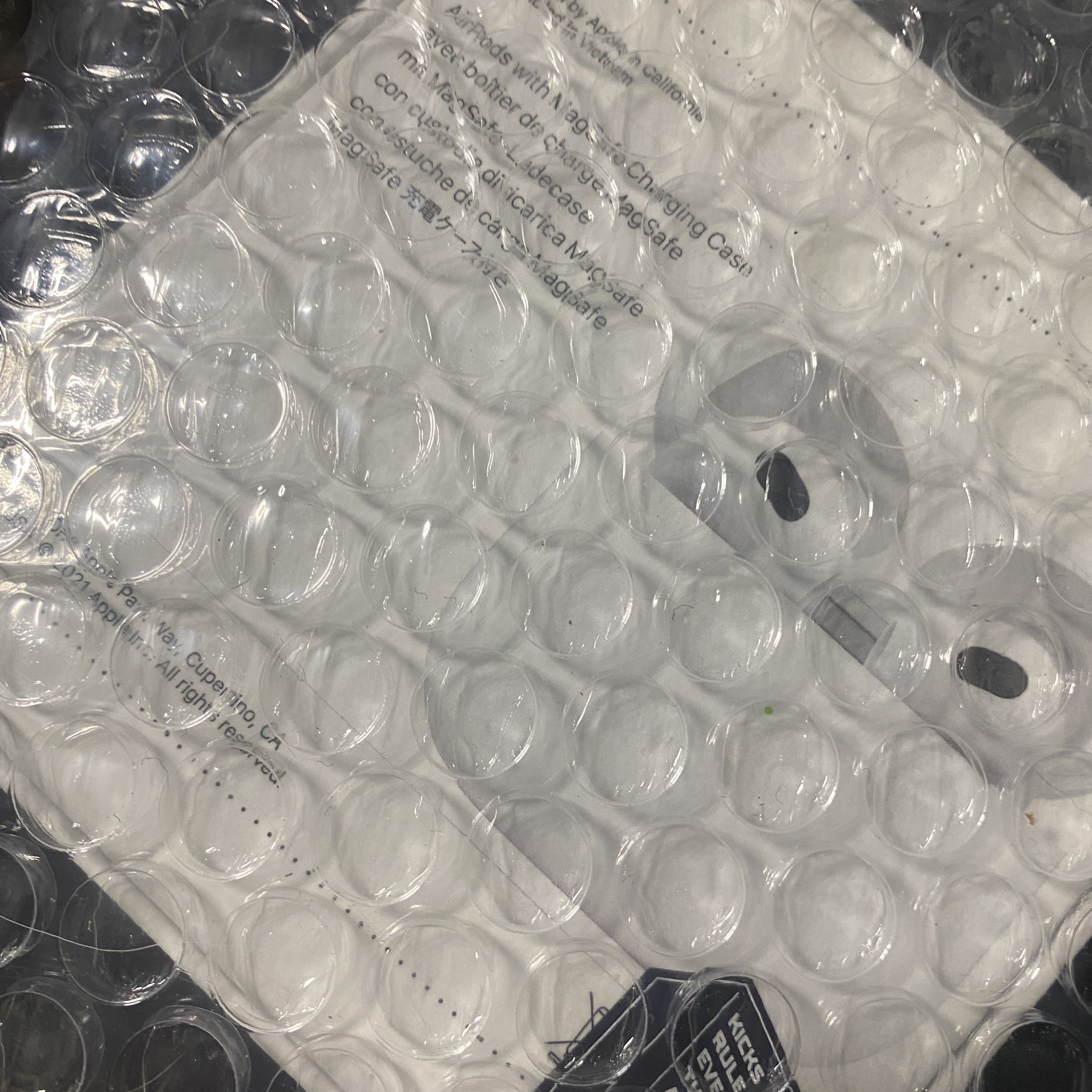 Apple Airpods 3rd Gen with MagSafe Charging Case (Korean Ver.) 착용 스타일