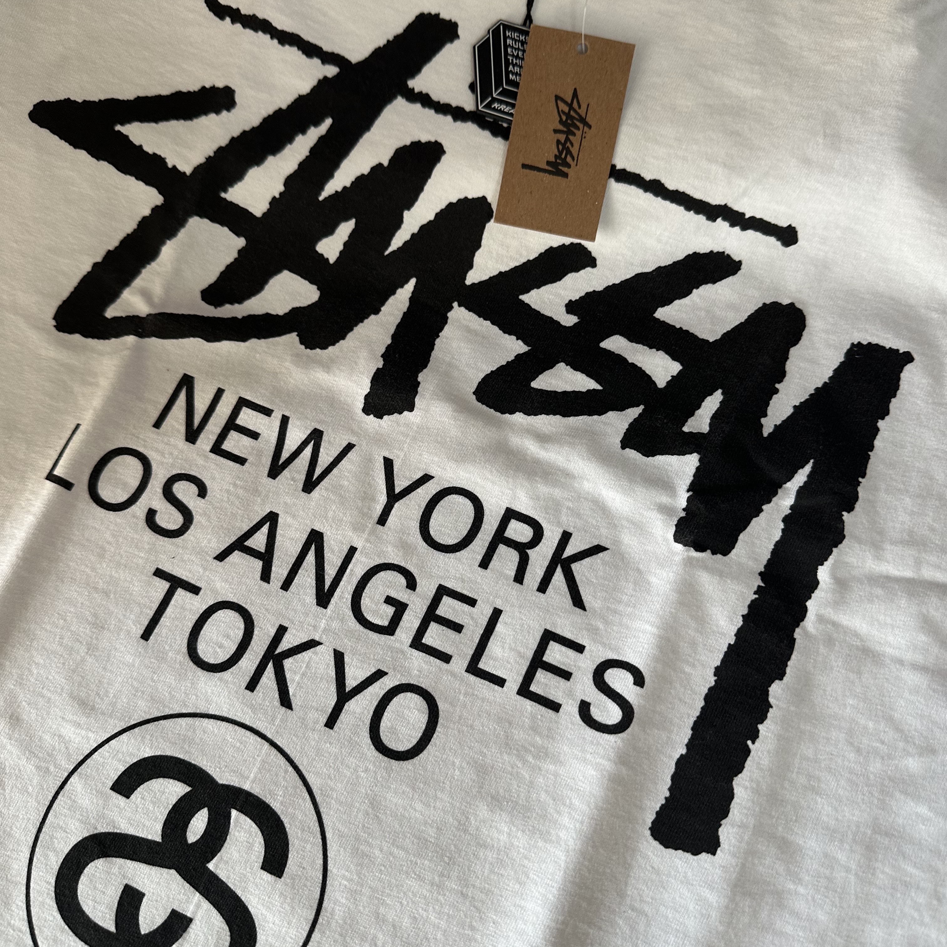 Stussy World Tour T-Shirt White 2023 착용 스타일