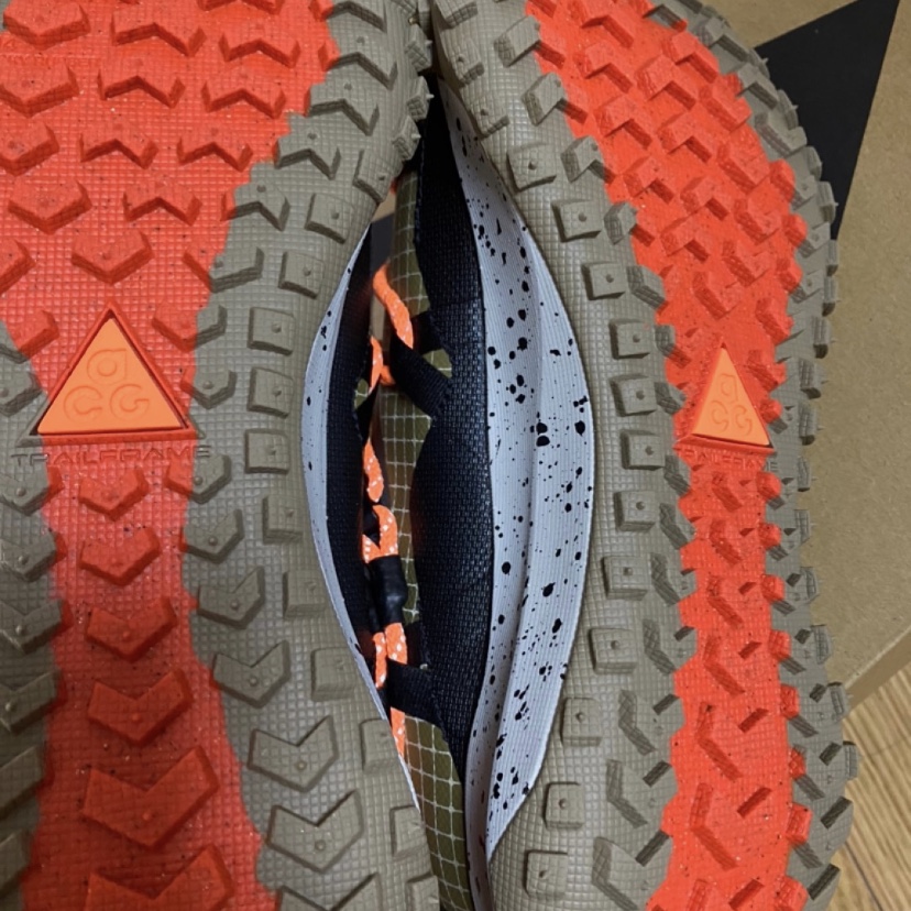 Nike ACG Mountain Fly Low Gore-Tex SE Hazel Rush 착용 스타일