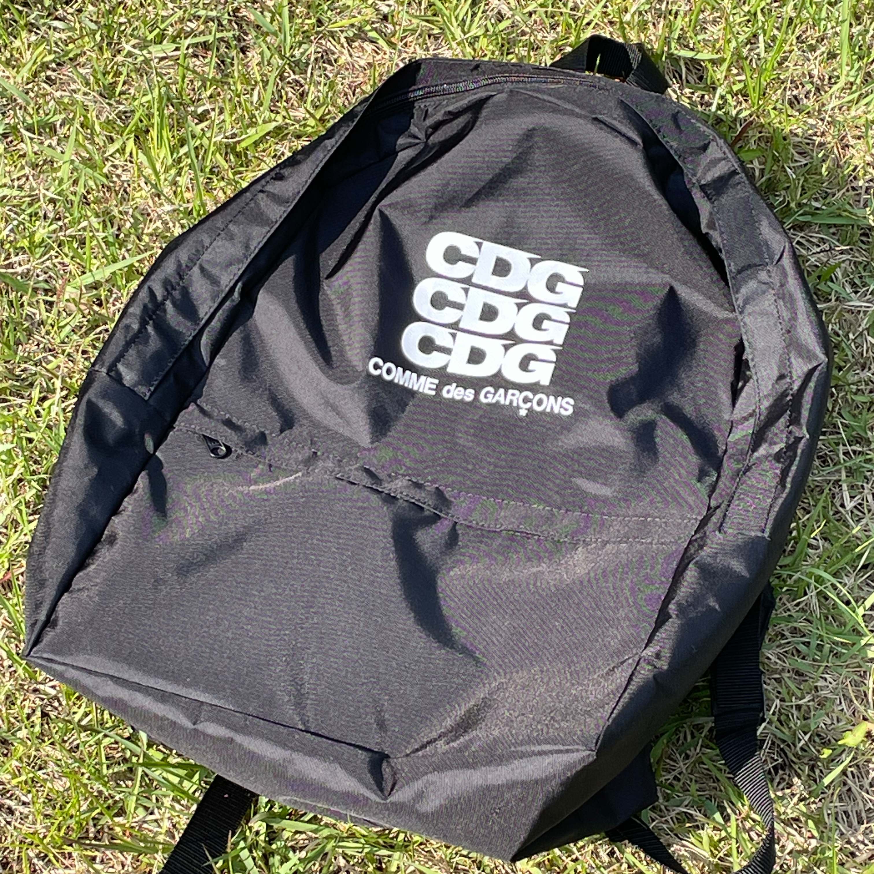 CDG Backpack Black 착용 스타일 - 1