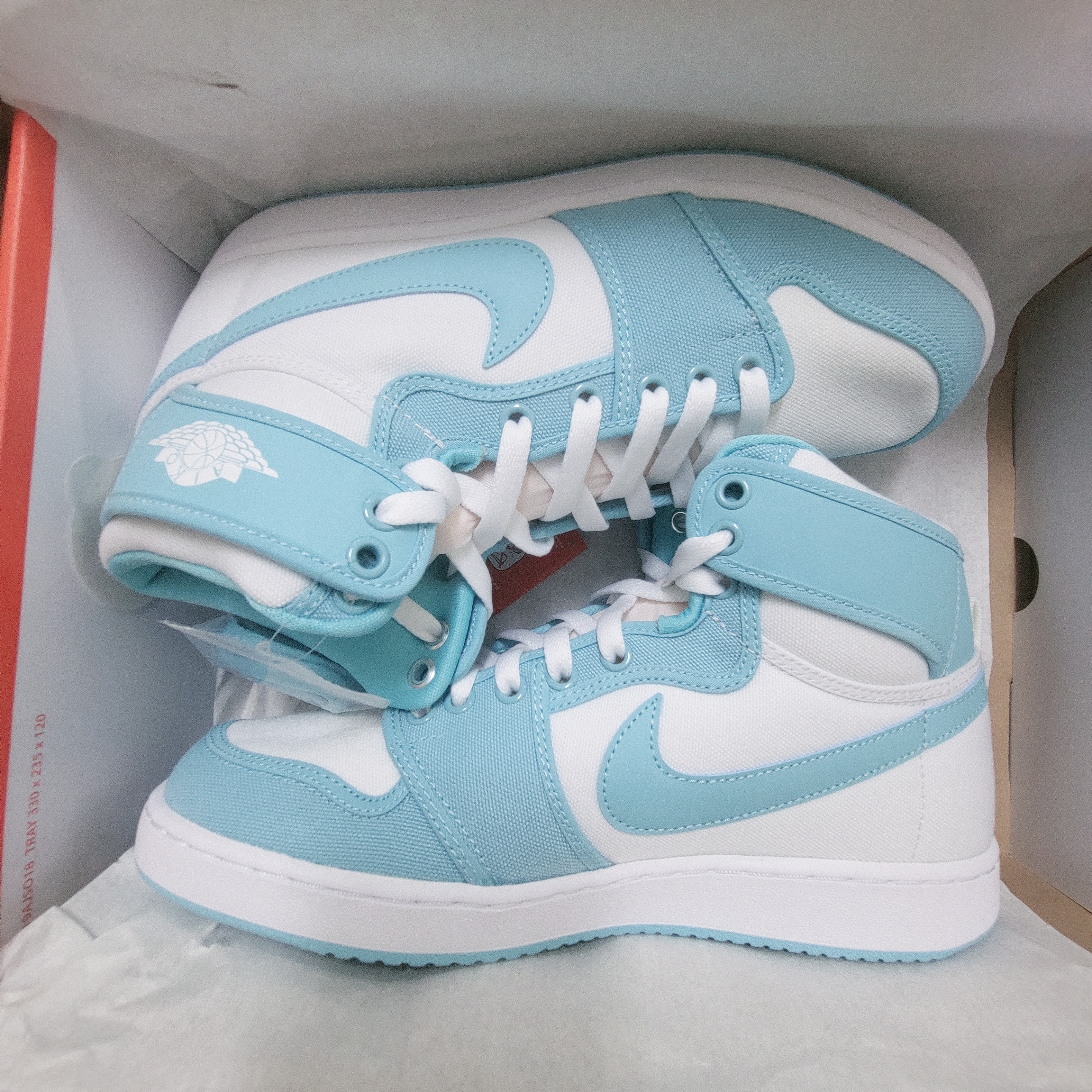 Jordan 1 KO Bleached Aqua 착용 스타일 - 2