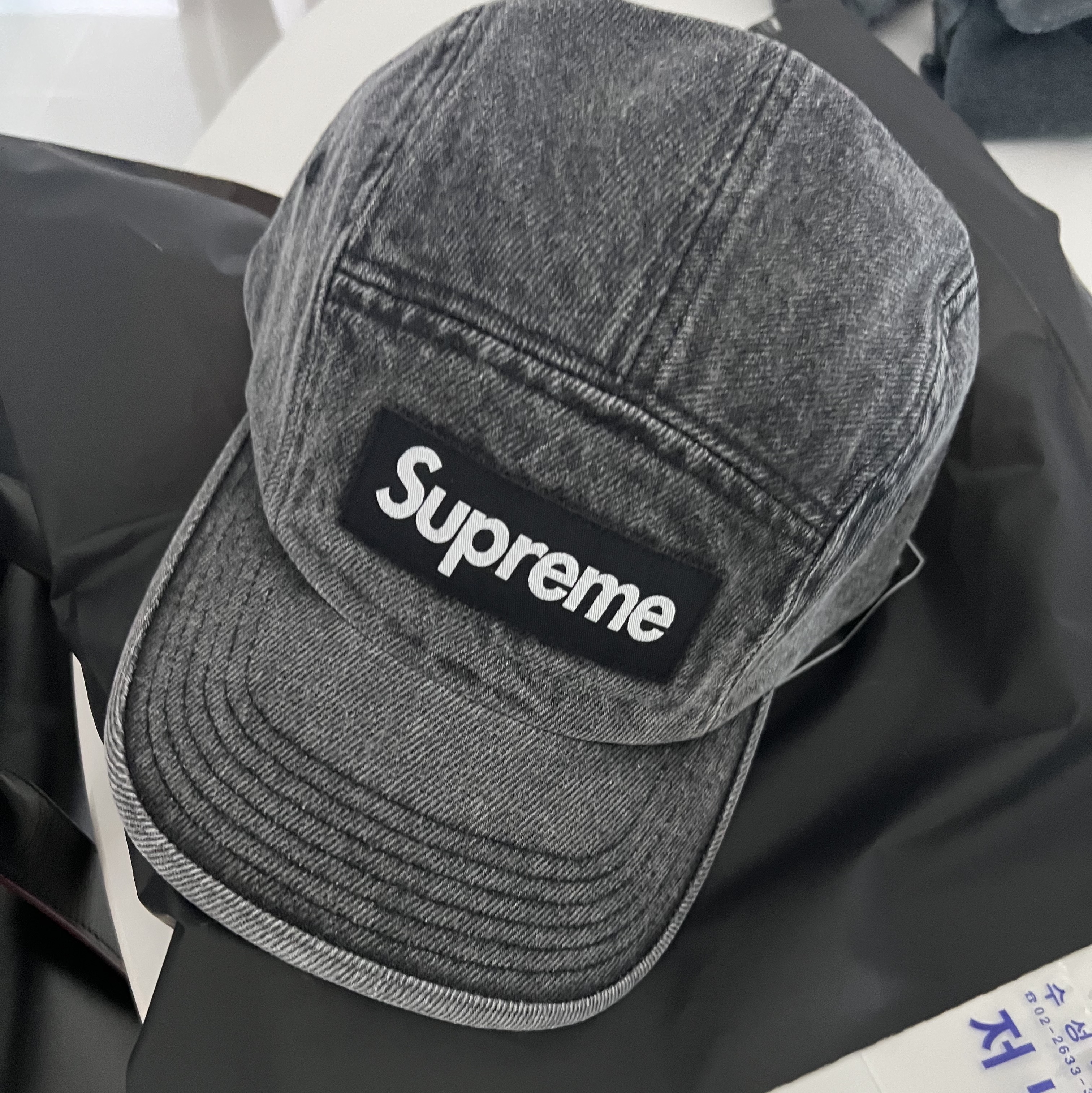 Supreme Denim Camp Cap Washed Black - 22FW 착용 스타일