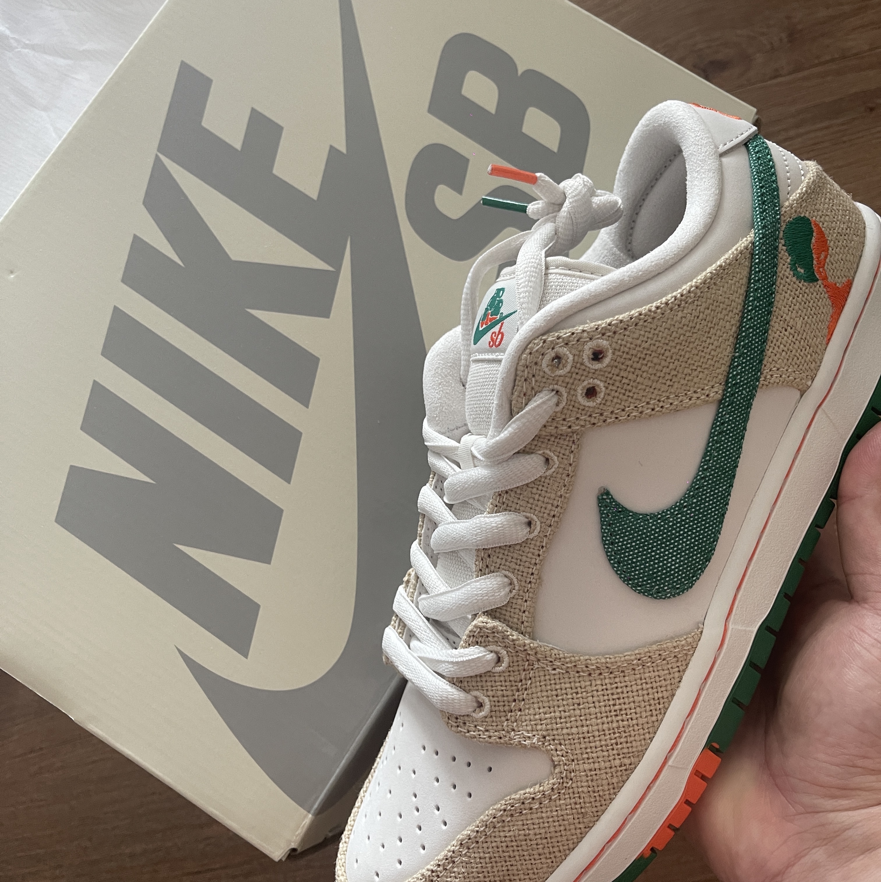Nike x Jarritos SB Dunk Low Phantom and Malachite 착용 스타일 - 1