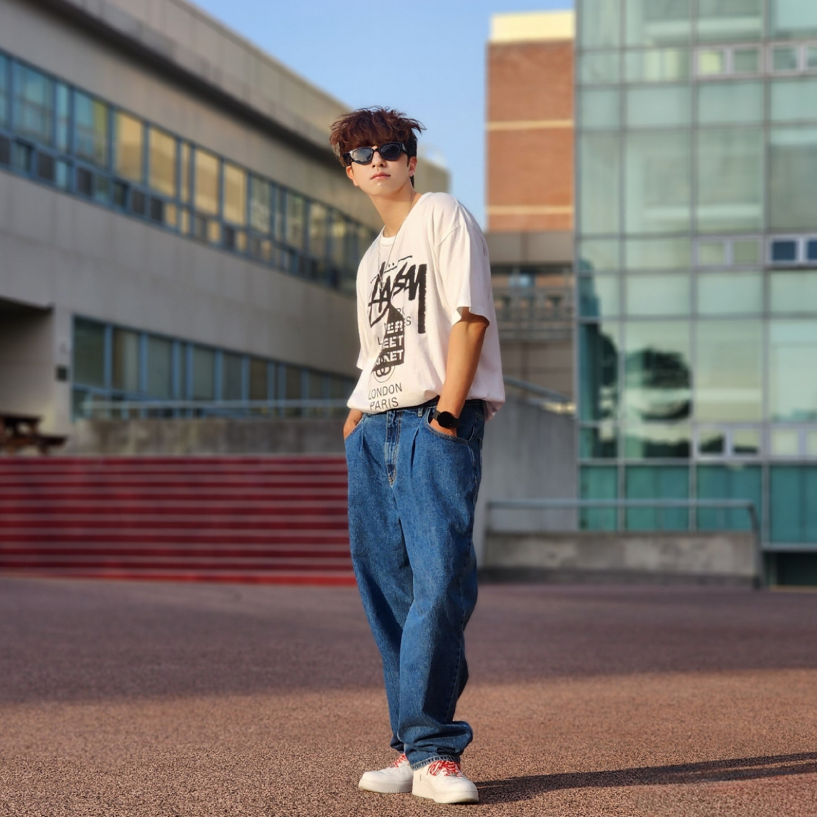 Stussy DSM World Tour T-Shirt White, Nike x Supreme Air Force 1 Low White 착용 스타일 - 1