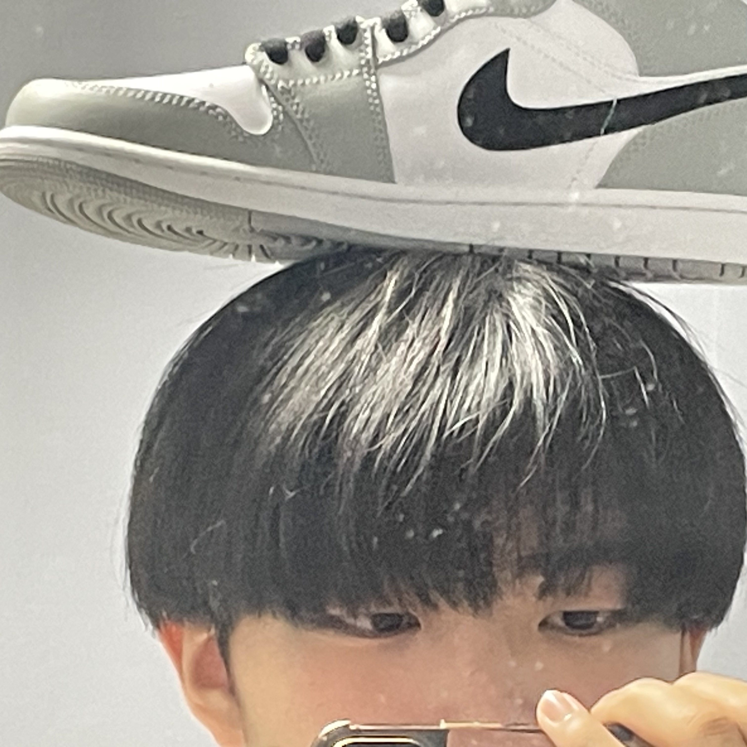 Jordan 1 Mid Light Smoke Grey 착용 스타일 - 5