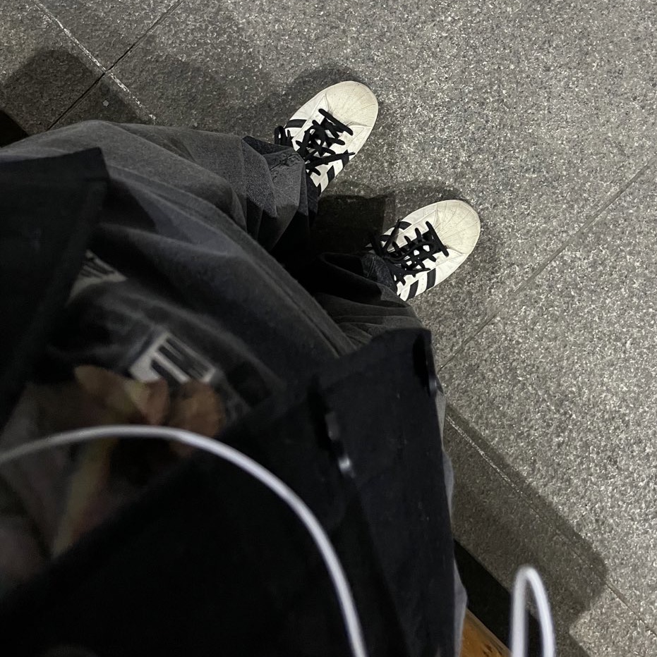 Adidas x Andre Saraiva Superstar Cream White Core Black 착용 스타일