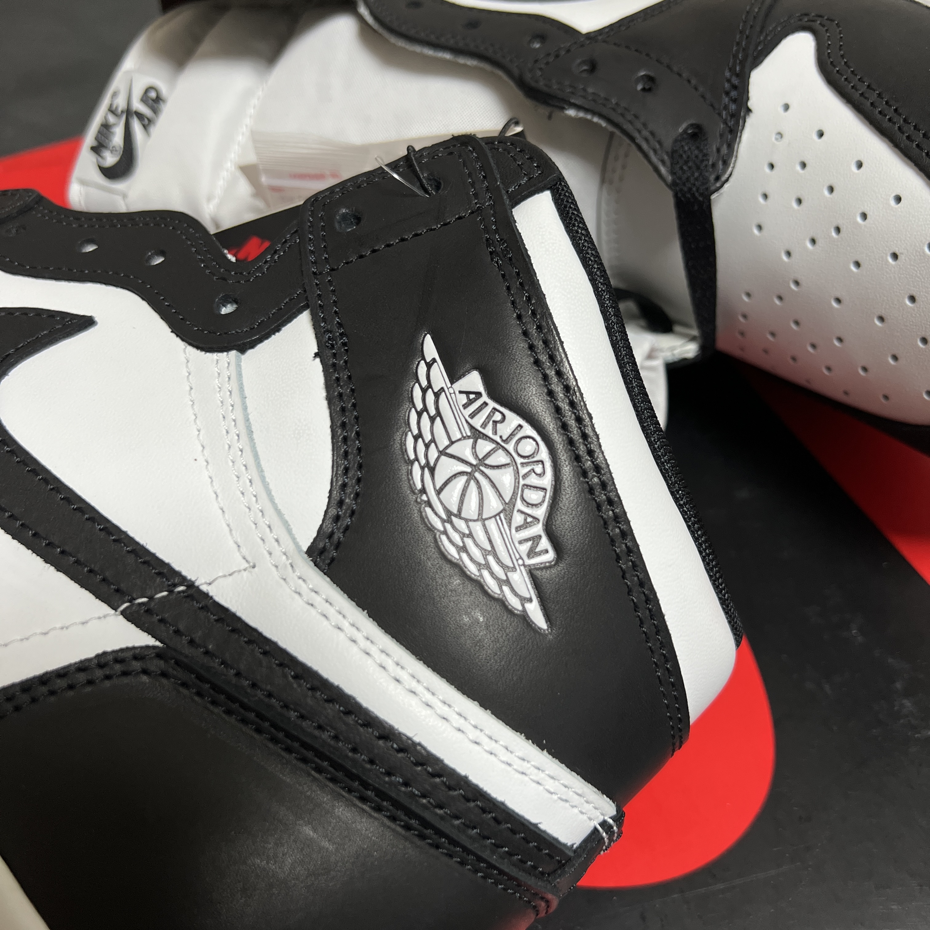 Jordan 1 High 85 Black White 착용 스타일 - 4