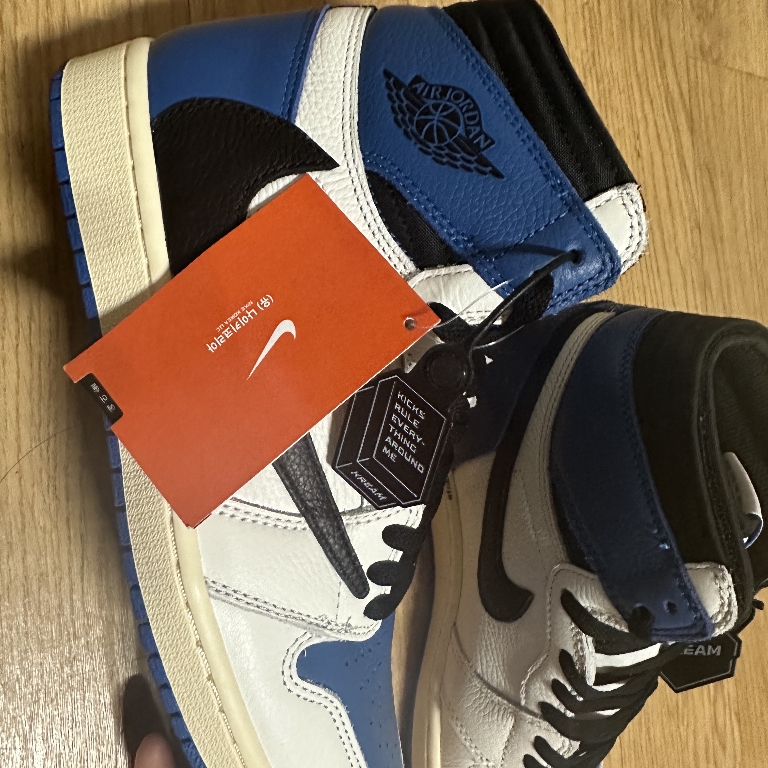 Jordan 1 x Travis Scott x Fragment Retro High OG SP Military Blue 착용 스타일