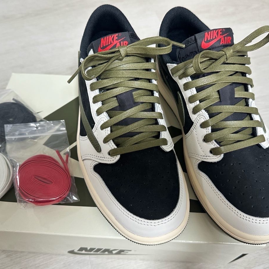 (W) Jordan 1 x Travis Scott Retro Low OG SP Medium Olive 착용 스타일 - 3