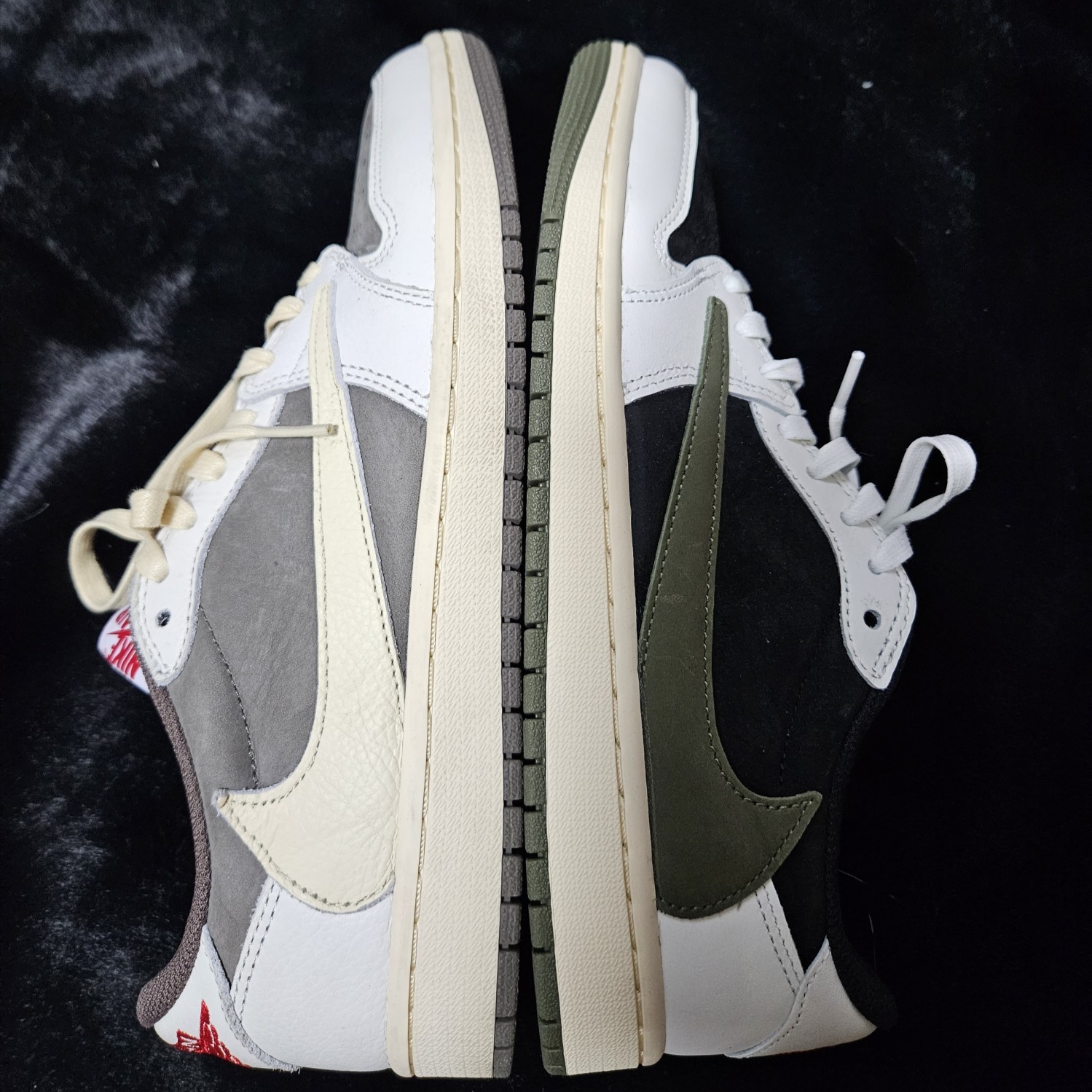 (W) Jordan 1 x Travis Scott Retro Low OG SP Medium Olive, Jordan 1 x Travis Scott Retro Low OG SP Mocha 착용 스타일 - 2