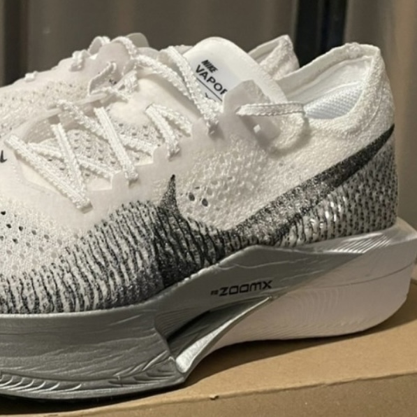 Nike ZoomX Vaporfly Next% 3 White Grey 착용 스타일