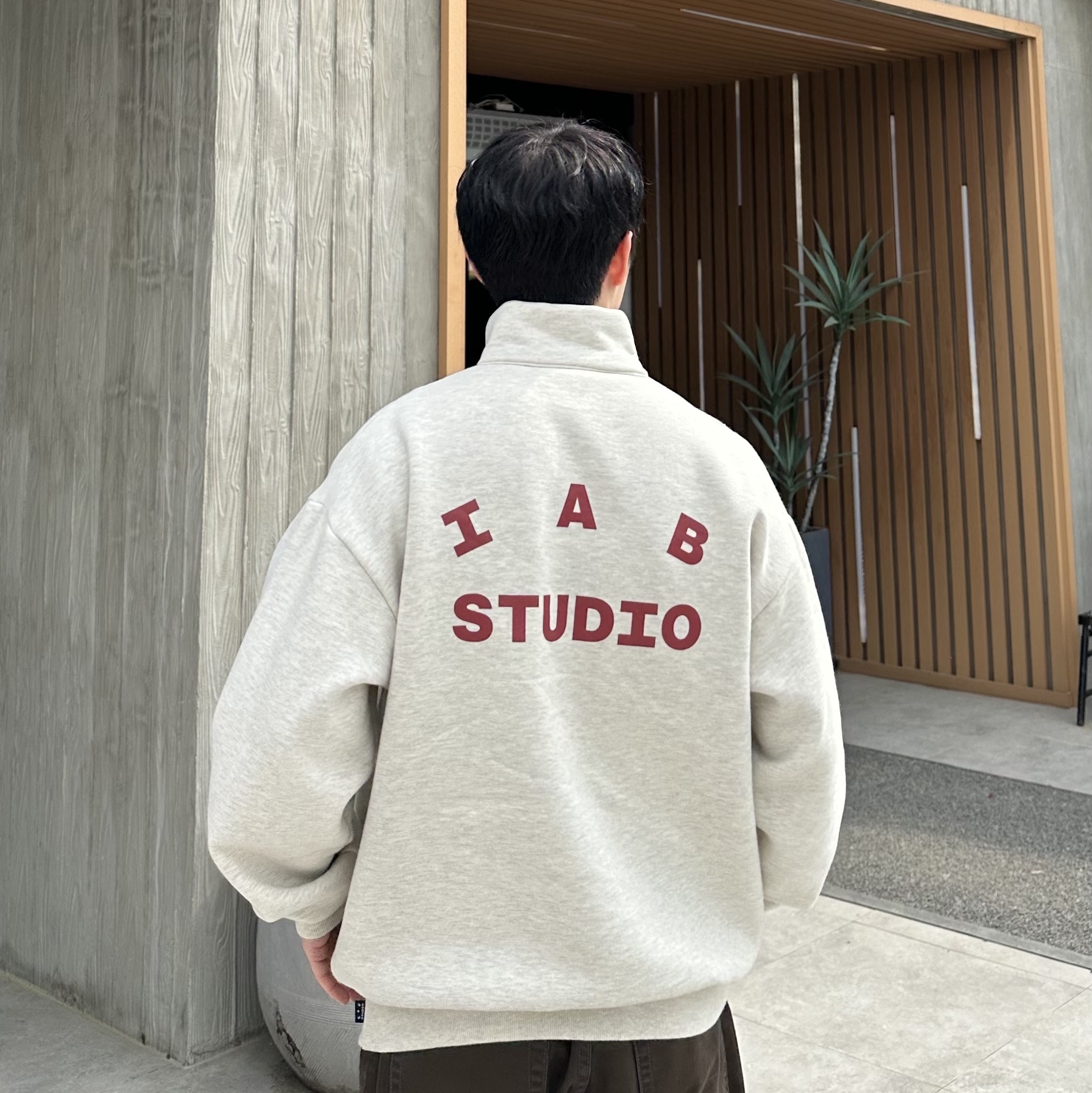 IAB Studio Half Zip-Up Oatmeal Burgundy, Nike x Supreme Air Force 1 Low Black 착용 스타일 - 3