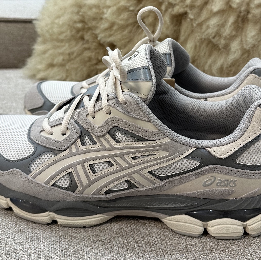 Asics Gel-NYC Cream Oyster Grey 착용 스타일