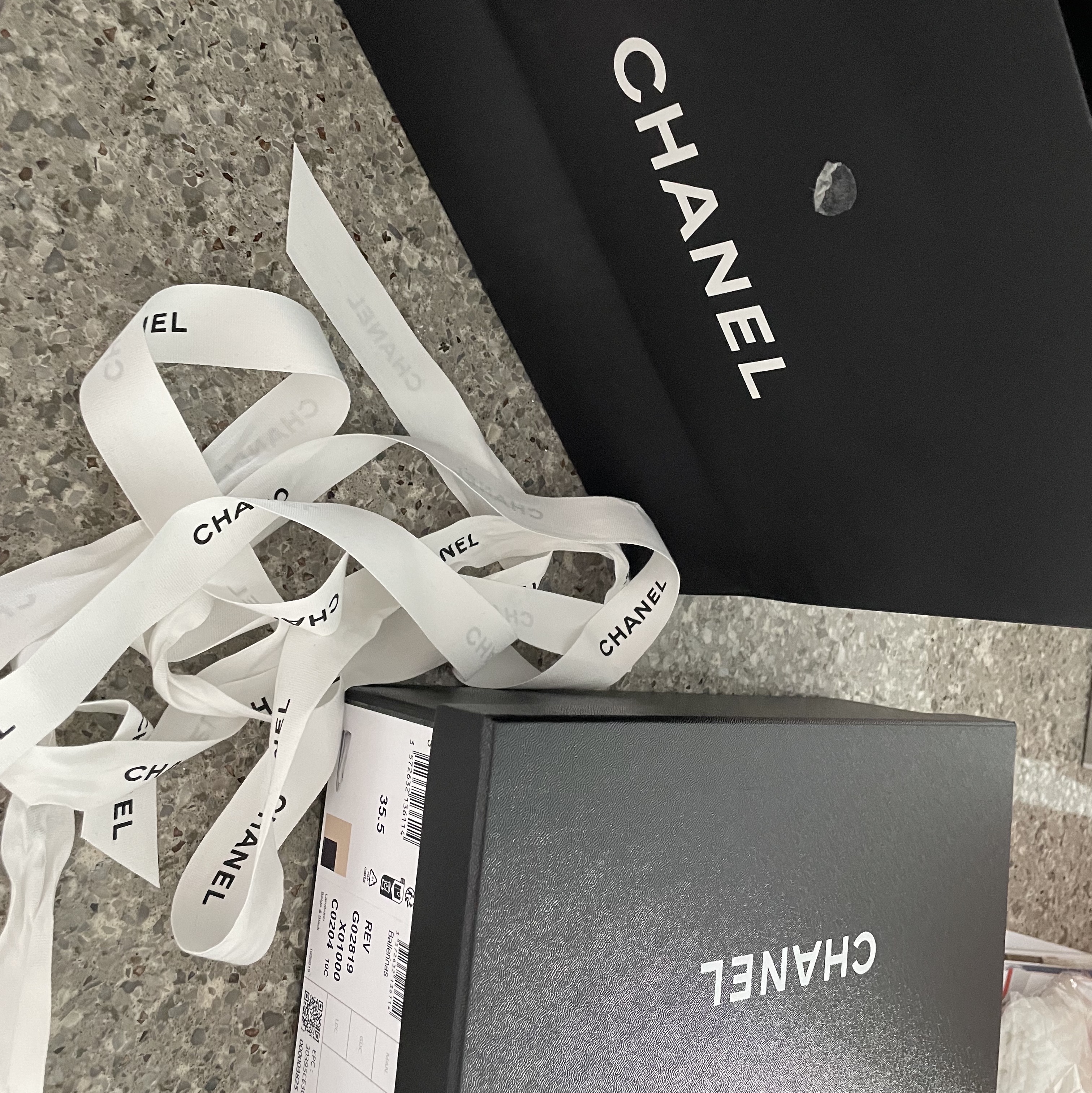 (W) Chanel Ballerina Flat Lambskin & Beige Black 착용 스타일