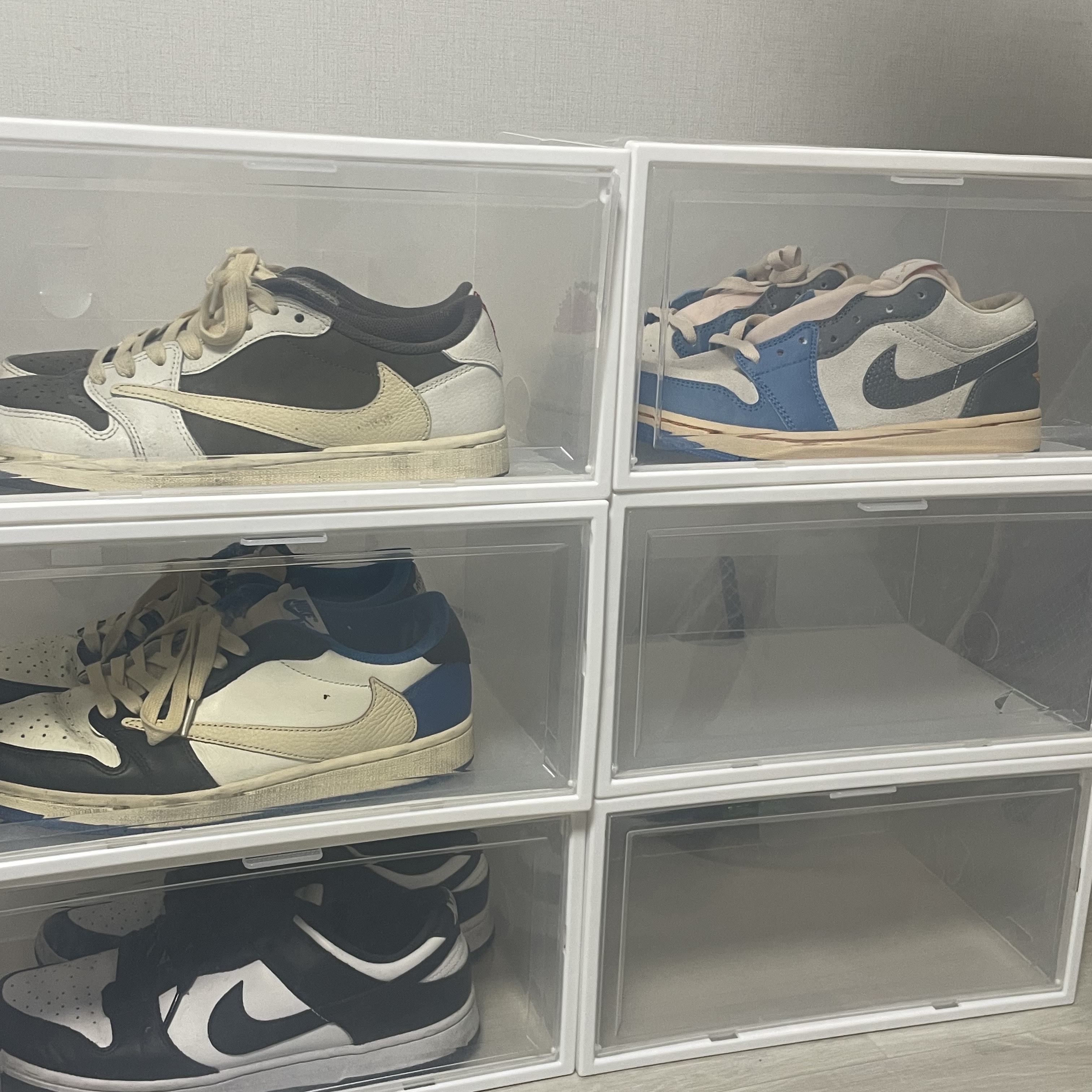Jordan 1 Low SE Tokyo 96, Jordan 1 x Travis Scott Retro Low OG SP Sail and Ridgerock 착용 스타일