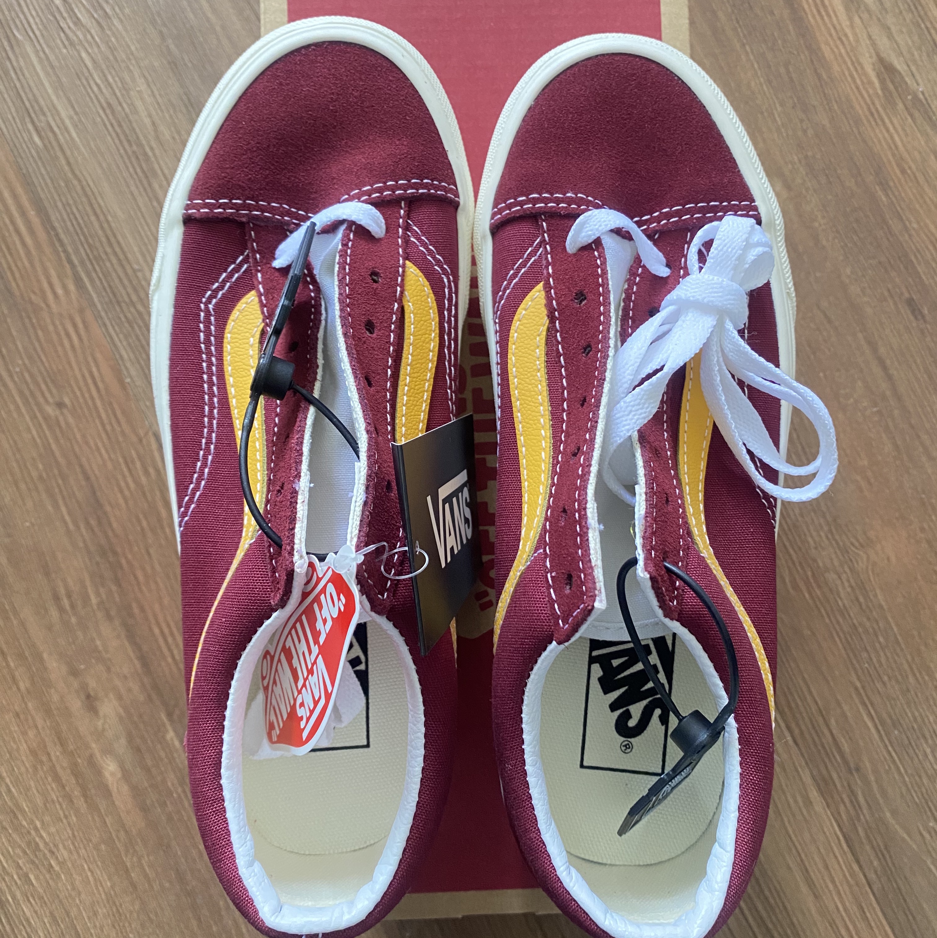 Vans Style 36 Suede Canvas Tawny Port 착용 스타일 - 2