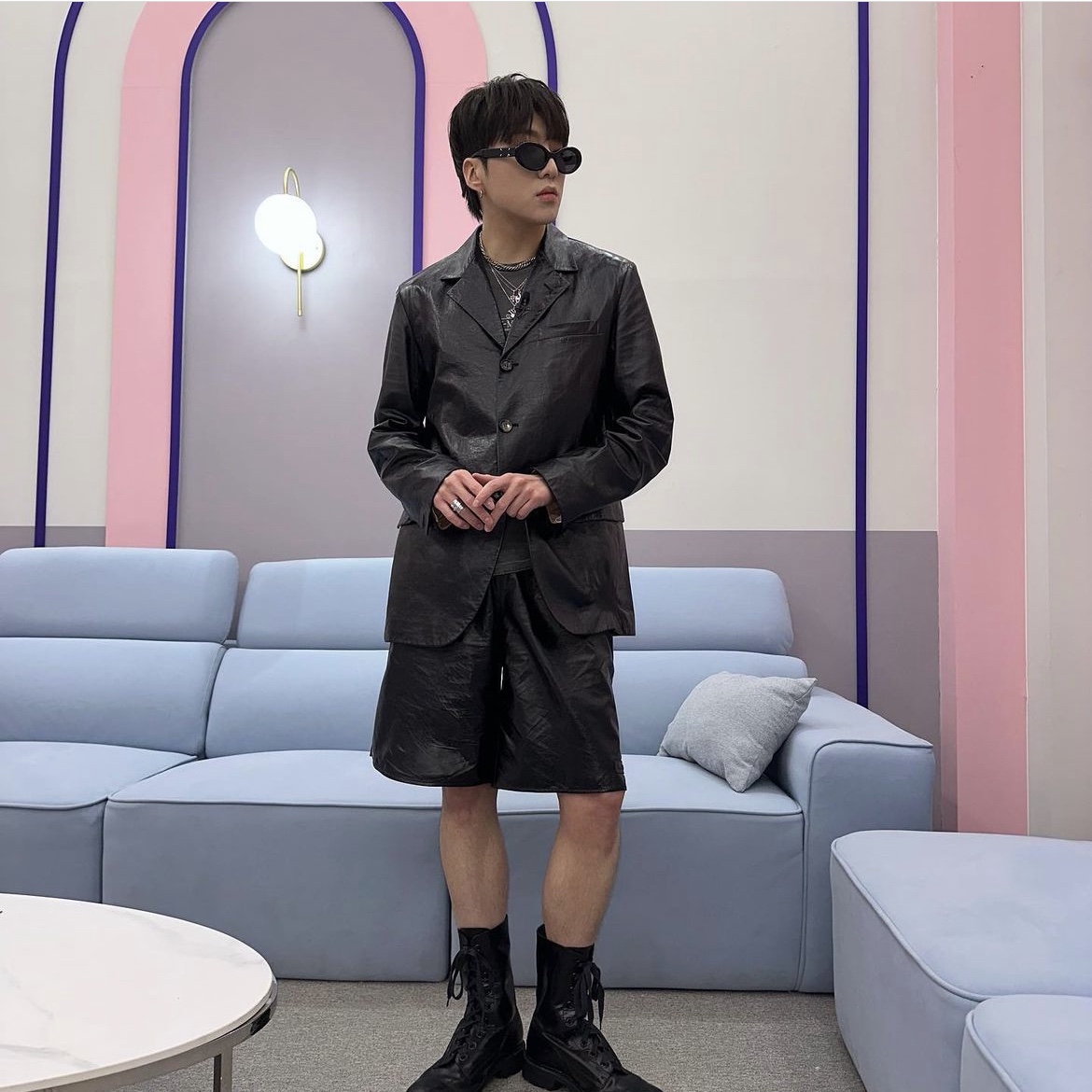 젠틀 몬스터 x 메종 마르지엘라 MM005 블랙 블랙 착용 스타일 - 2