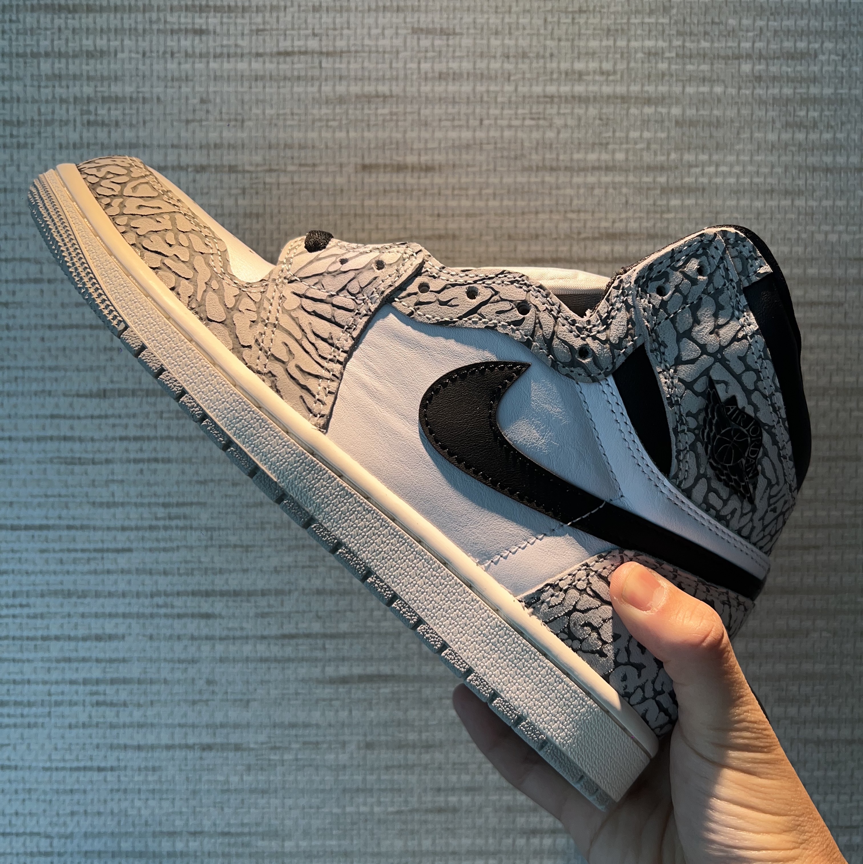 Jordan 1 Retro High OG White Cement 착용 스타일