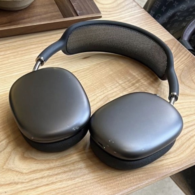 Apple AirPods Max Lightning Space Gray (Korean Ver.) 착용 스타일
