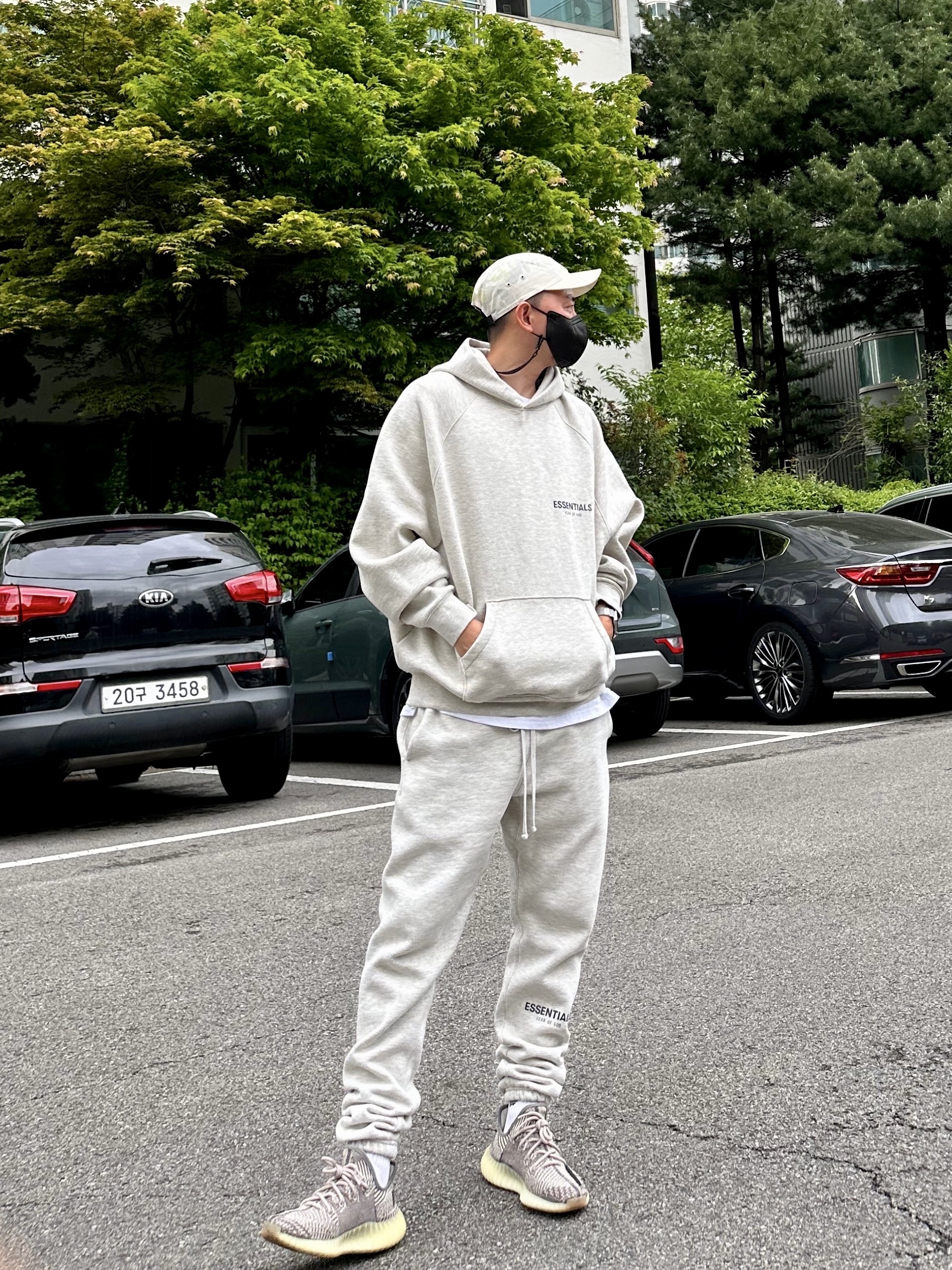 Supreme x Stone Island Reactive Ice Camo Ripstop Camp Cap Tan - 22SS, Essentials The Core Collection Hoodie Light Oatmeal 착용 스타일