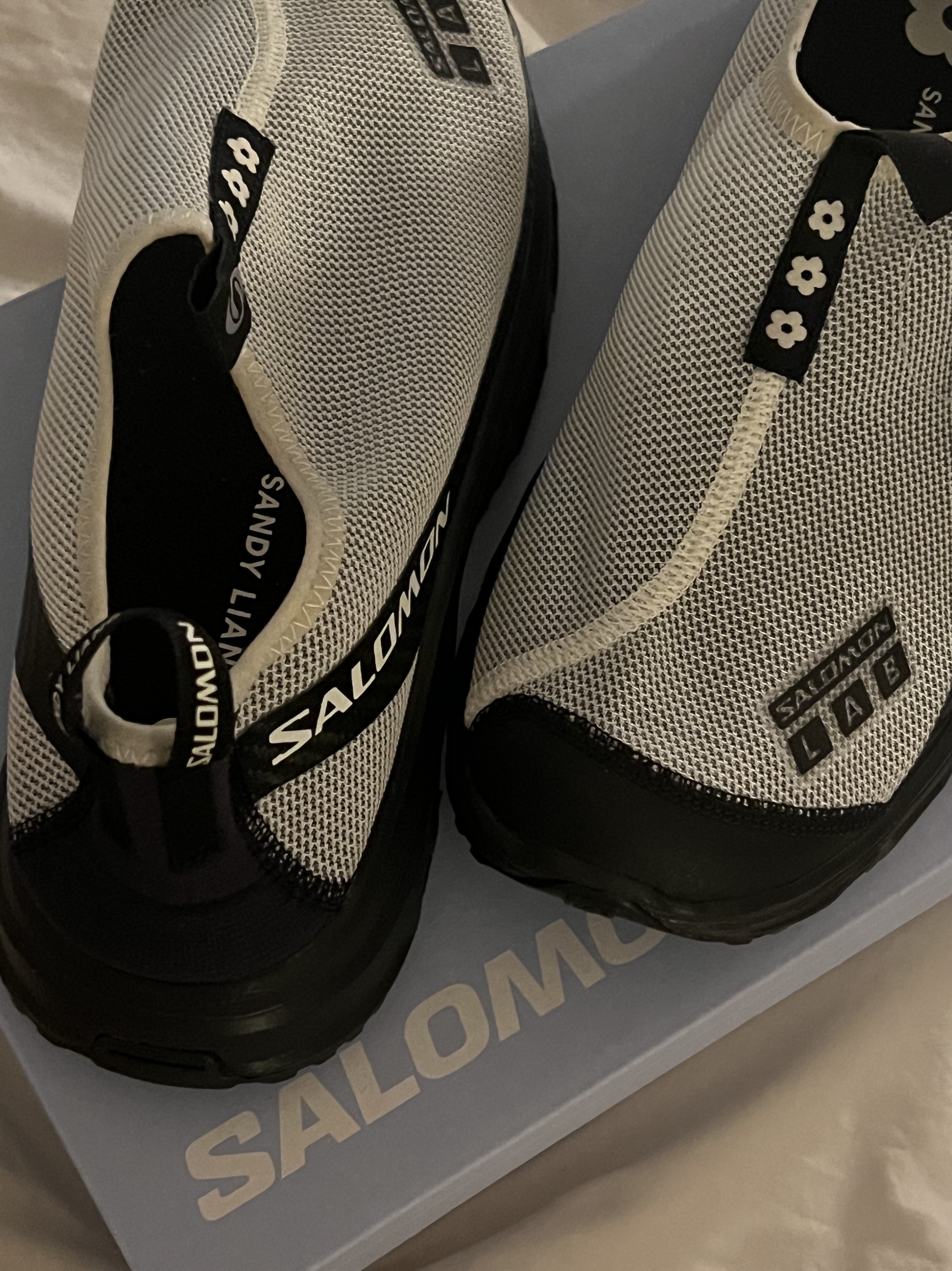 Salomon x Sandy Liang RX Moc 3.0 Black White 착용 스타일 - 2