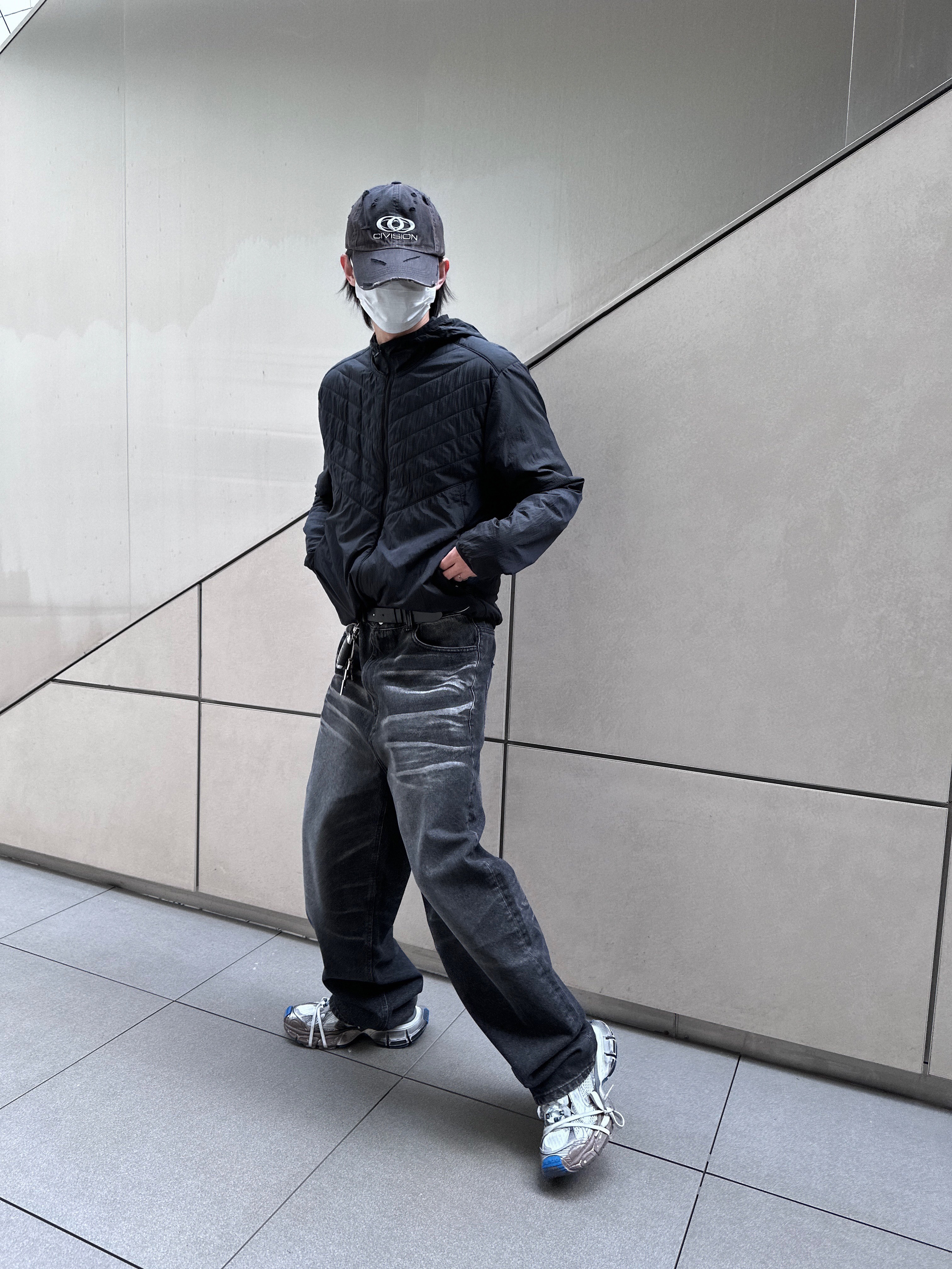 Balenciaga 3XL Sneakers Worn Out Grey White Blue 착용 스타일 - 2