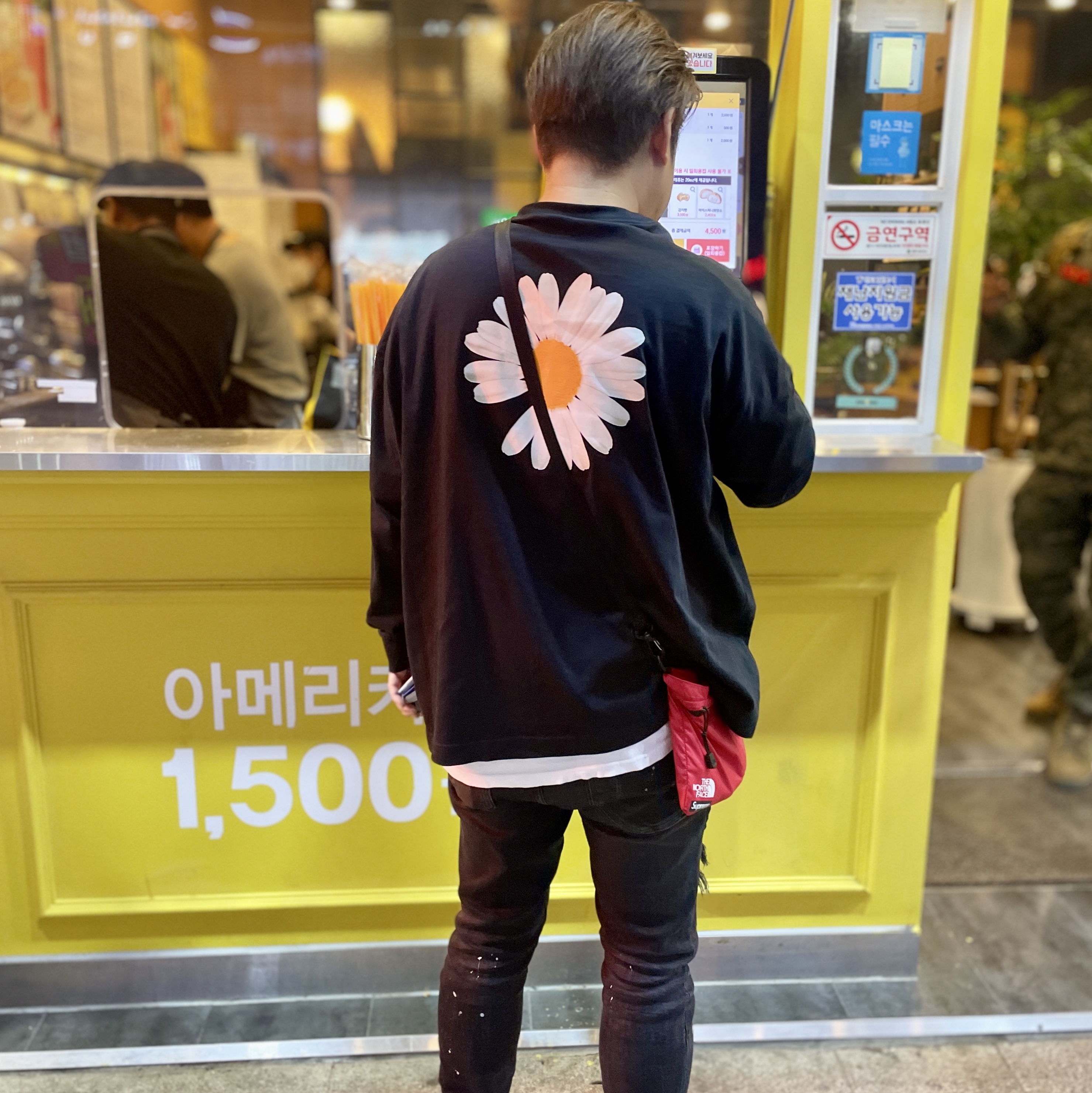 Jordan 1 Retro High OG Patent Bred, Nike x Peaceminusone LS T-Shirt Black (DR0098-010) 착용 스타일 - 3