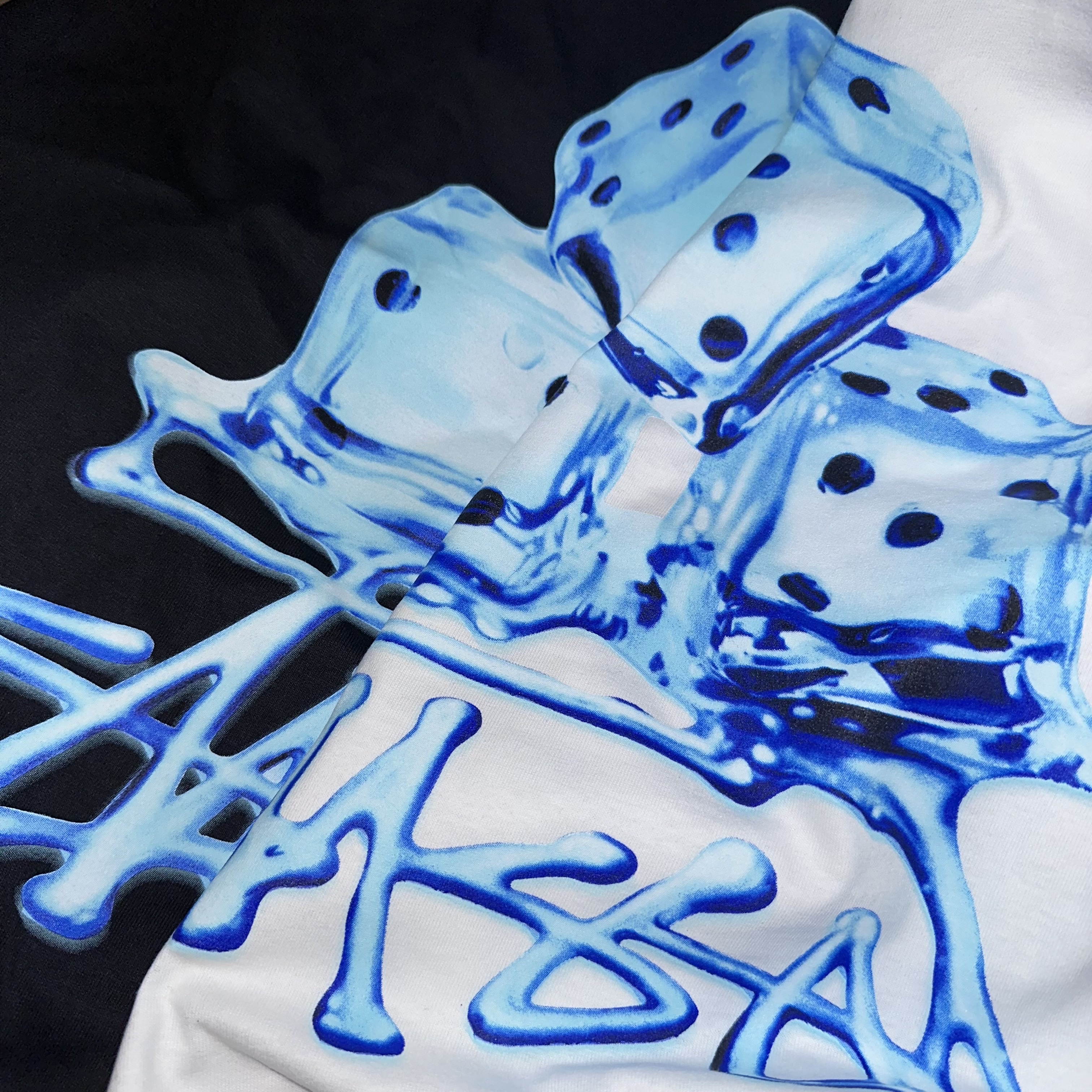 Stussy Melted T-Shirt White, Stussy Melted T-Shirt Black 착용 스타일