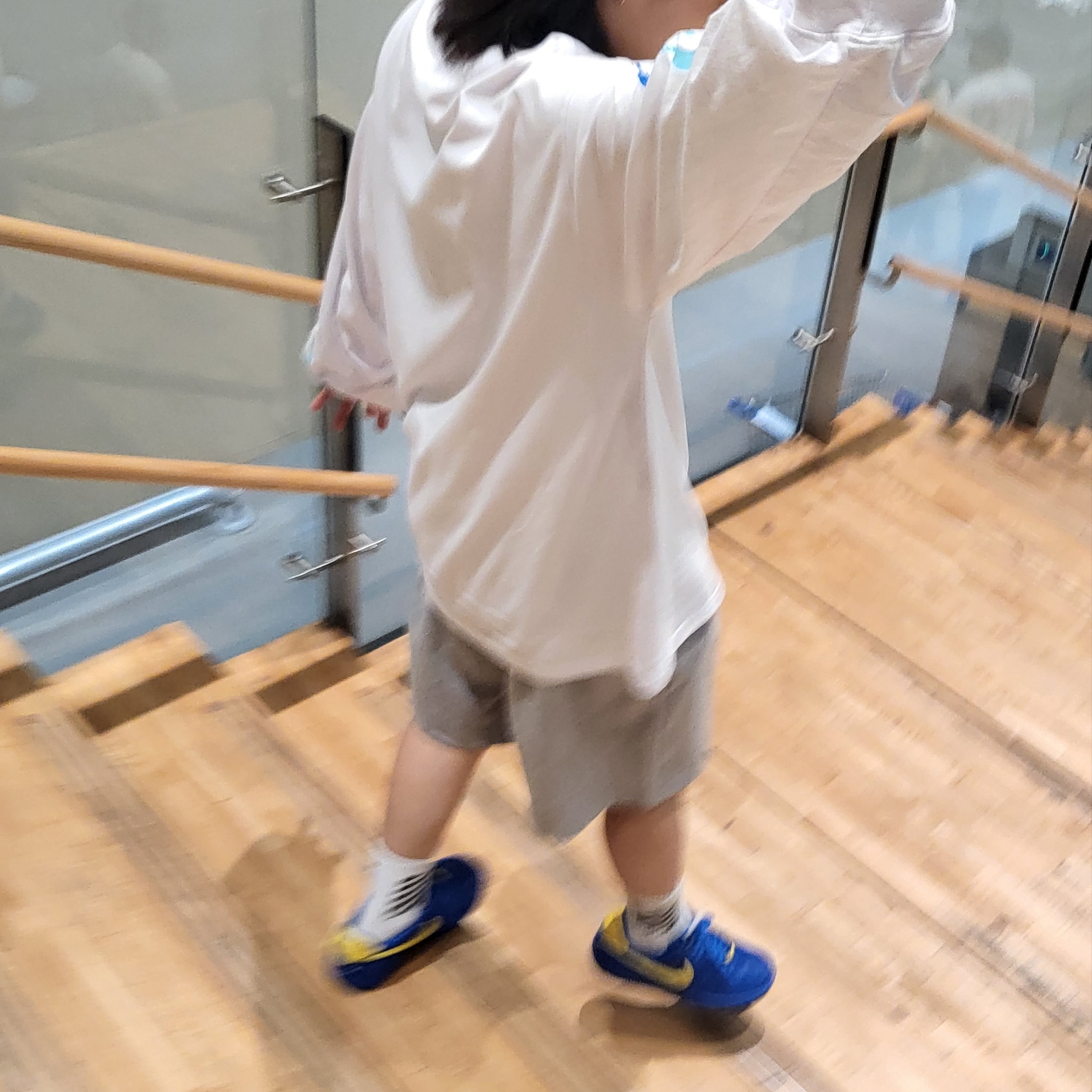 Nike x Ambush Air Force 1 Low SP Game Royal and Vivid Sulfur 착용 스타일