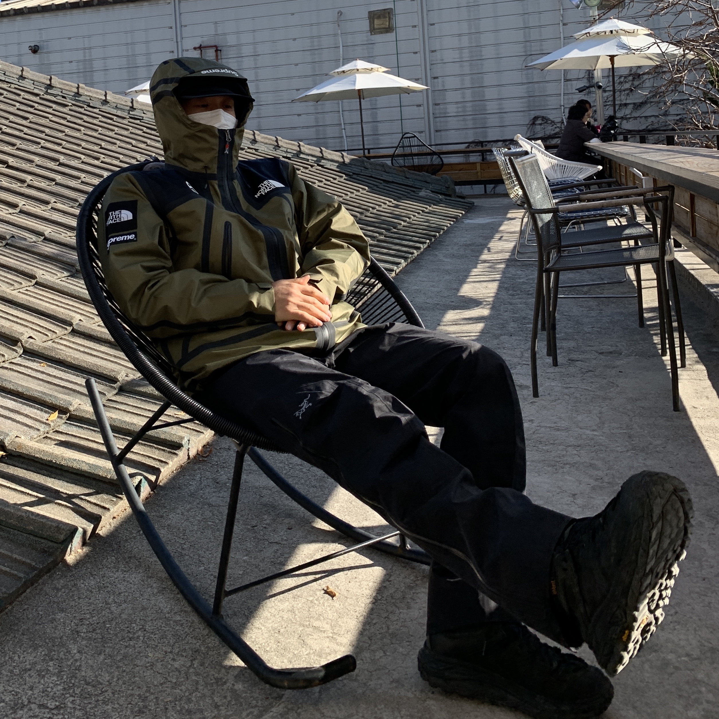 Supreme x The North Face Summit Series Outer Tape Seam Jacket Olive - 21SS, Supreme x The North Face Summit Series Outer Tape Seam Camp Cap Black - 21SS 착용 스타일