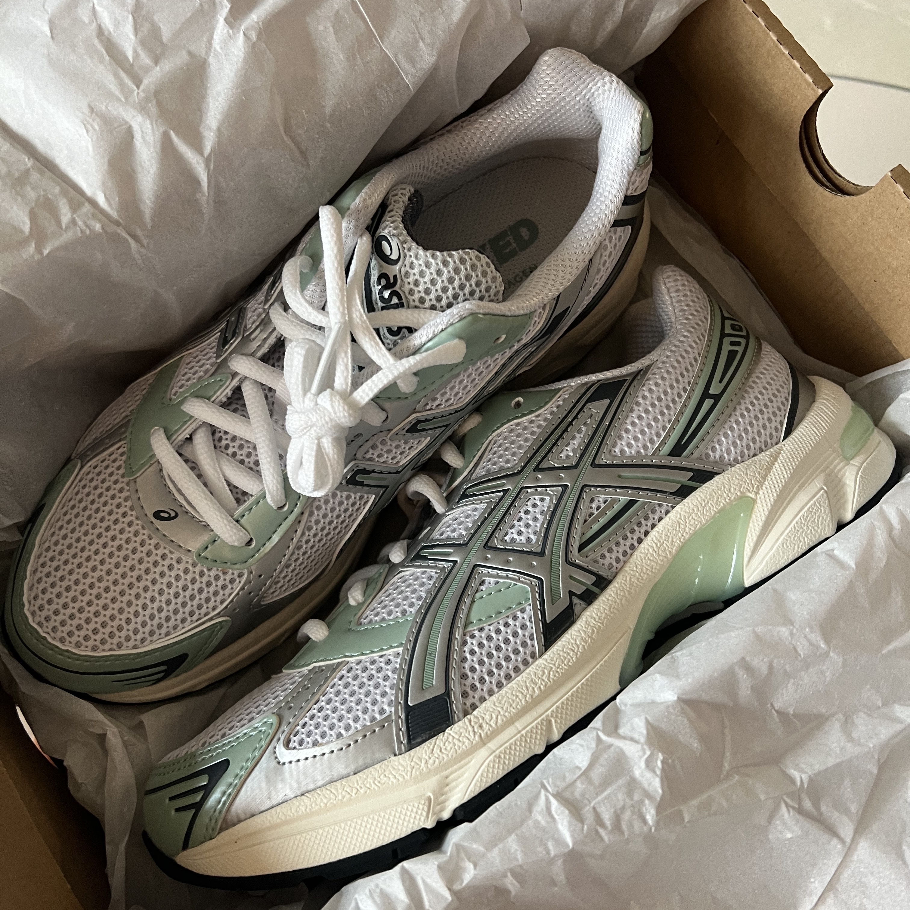 Asics x Naked Gel-1130 White Pure Silver 착용 스타일