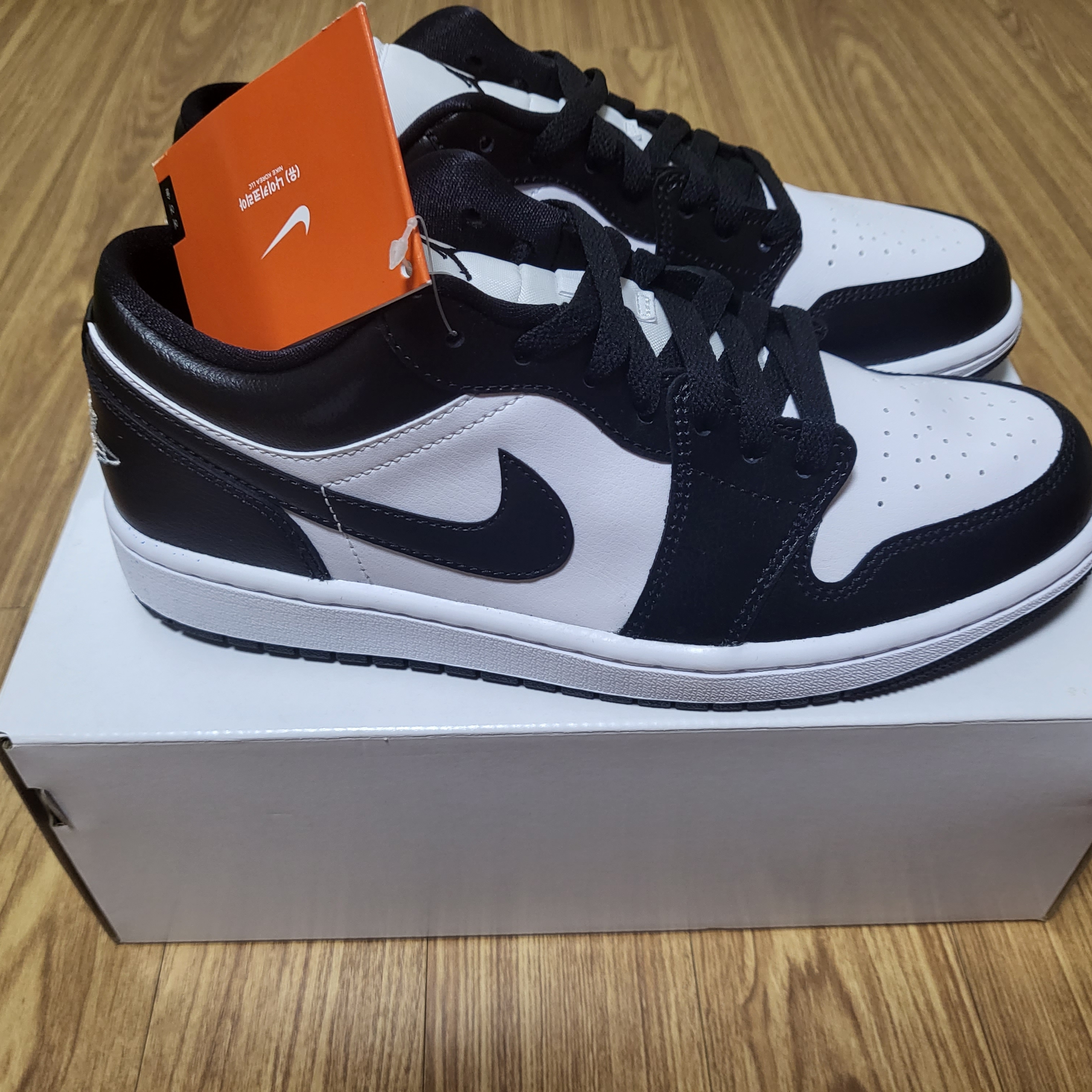 (W) Jordan 1 Low Black and White 착용 스타일