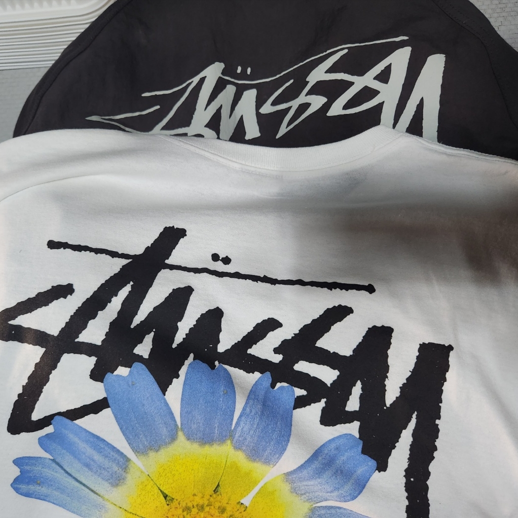 Stussy Wave Dye Beach Shell Jacket Black, Stussy ITP Flower T-Shirt White 착용 스타일