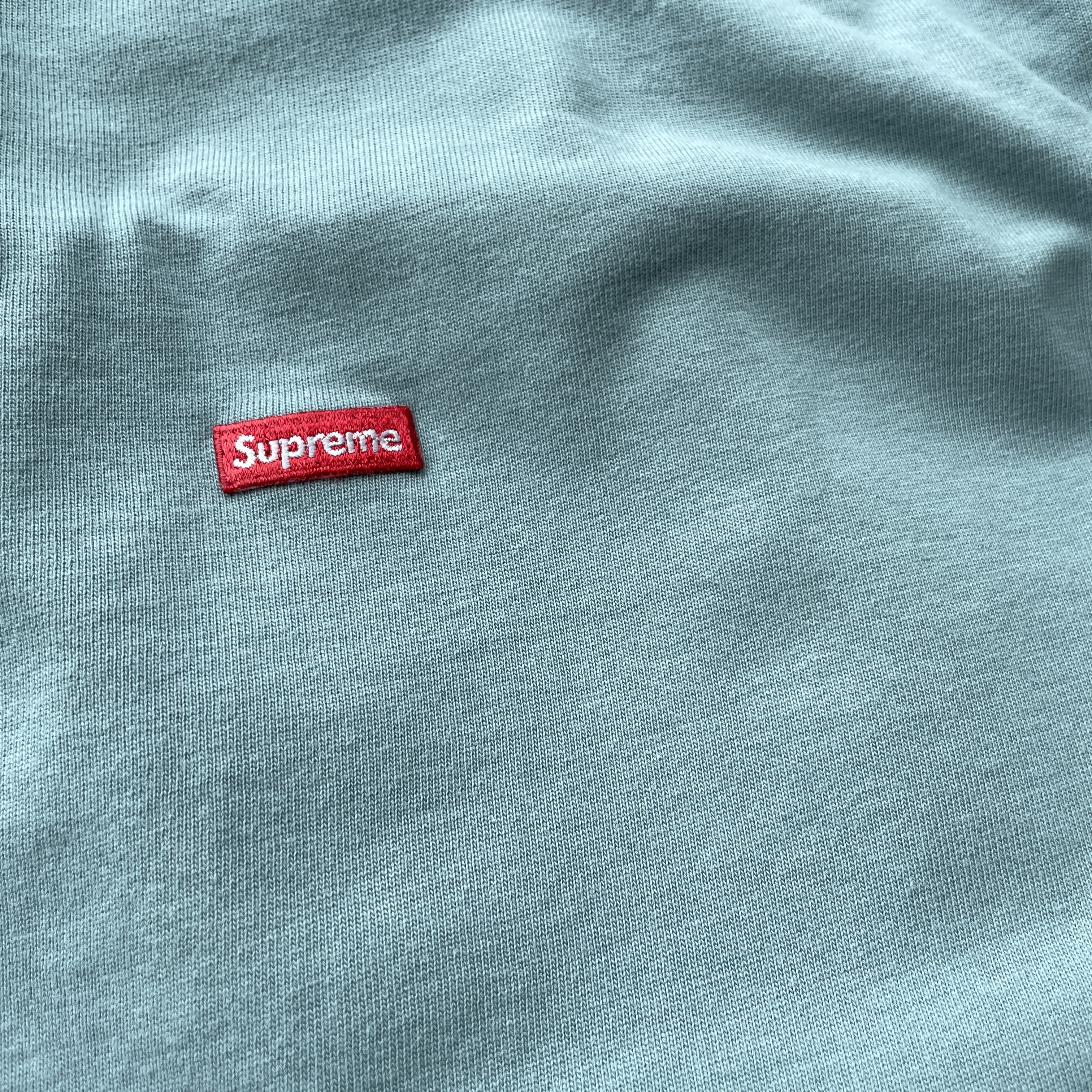 Supreme Small Box L/S T-Shirt Light Slate - 23SS 착용 스타일
