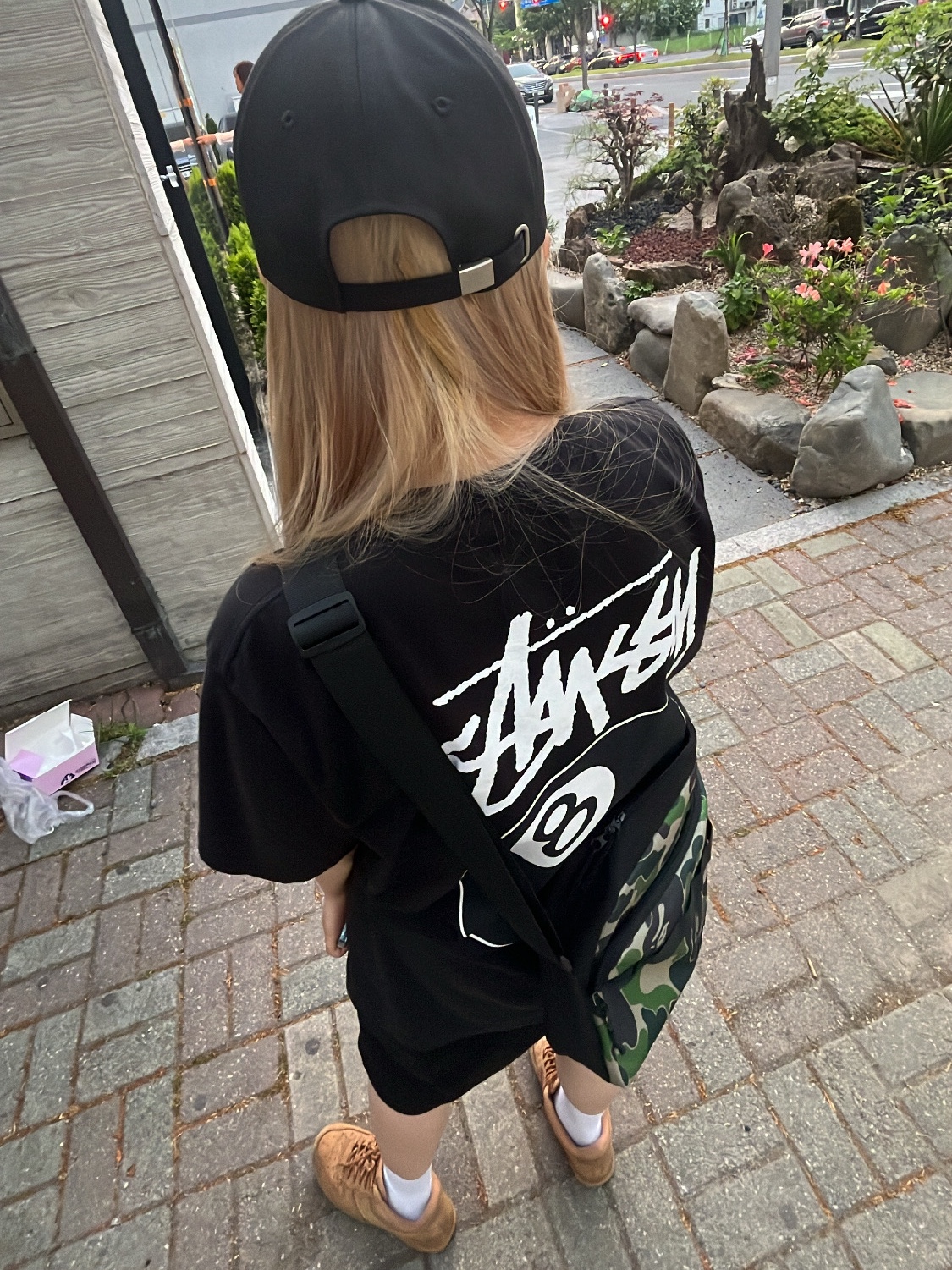 Stussy 8 Ball T-Shirt Black - 22SS, Nike Air Force 1 '07 WB Flax 착용 스타일