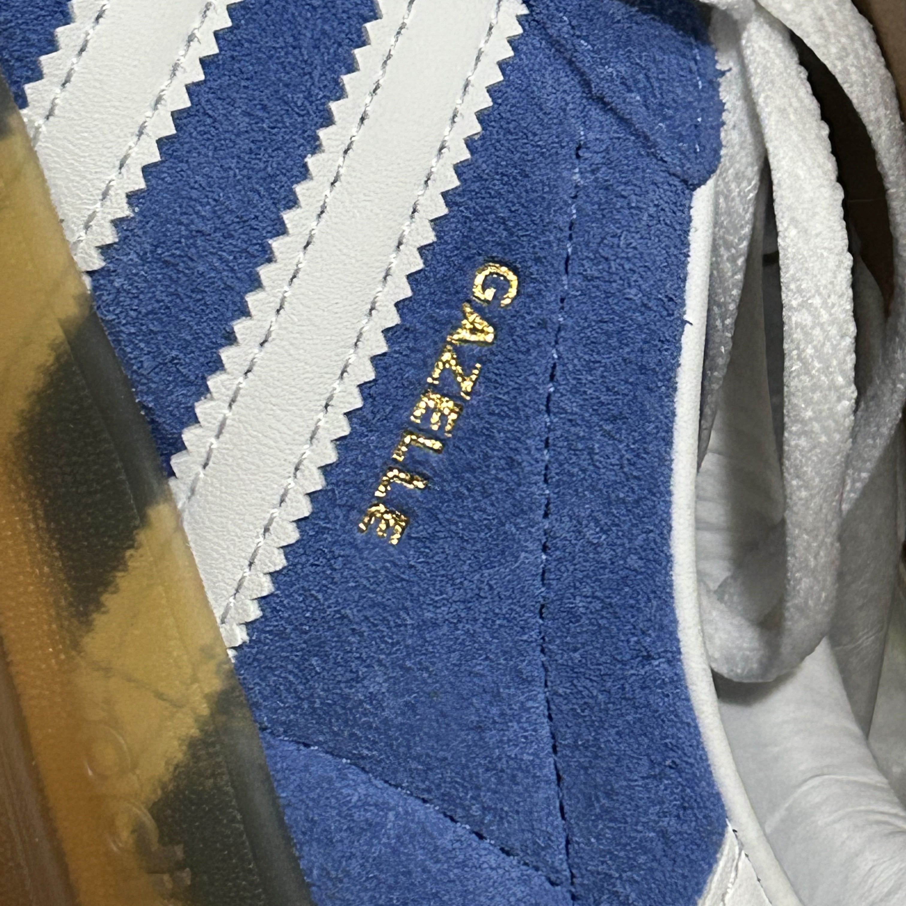 (W) Adidas Gazelle Indoor Blue Fusion Cloud White 착용 스타일
