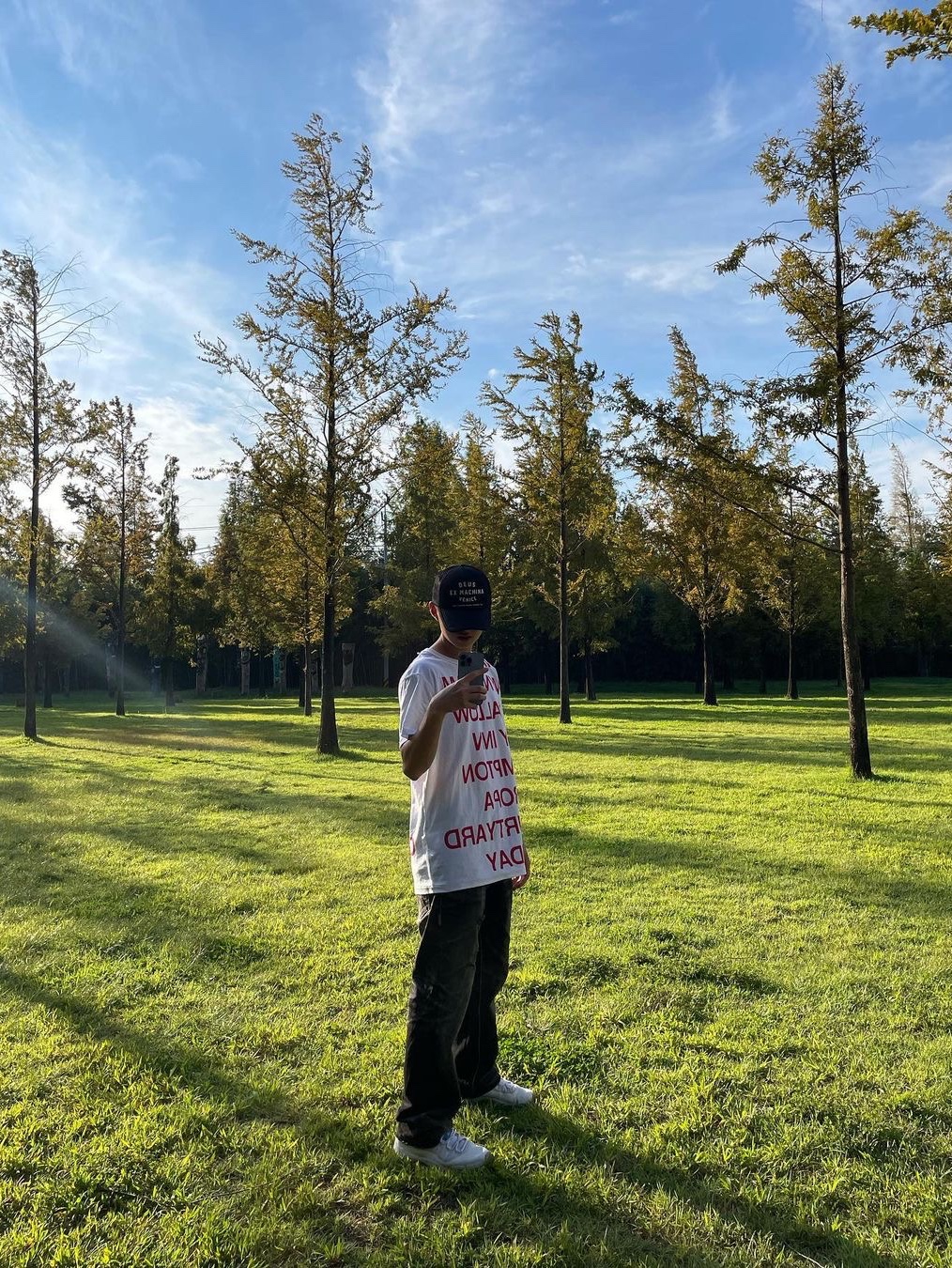 [KREAM 단독] Safarispot Highway Inn T-Shirt White Red 착용 스타일