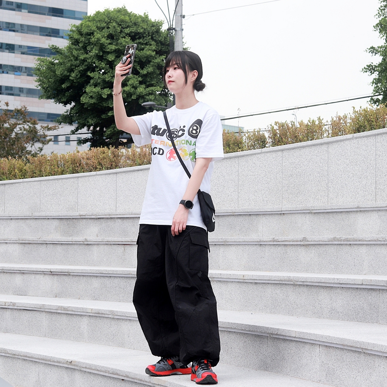 Asics HS2-S Gel-MC Plus Classic Red, Stussy x Cactus Plant Flea Market International T-Shirt White 착용 스타일