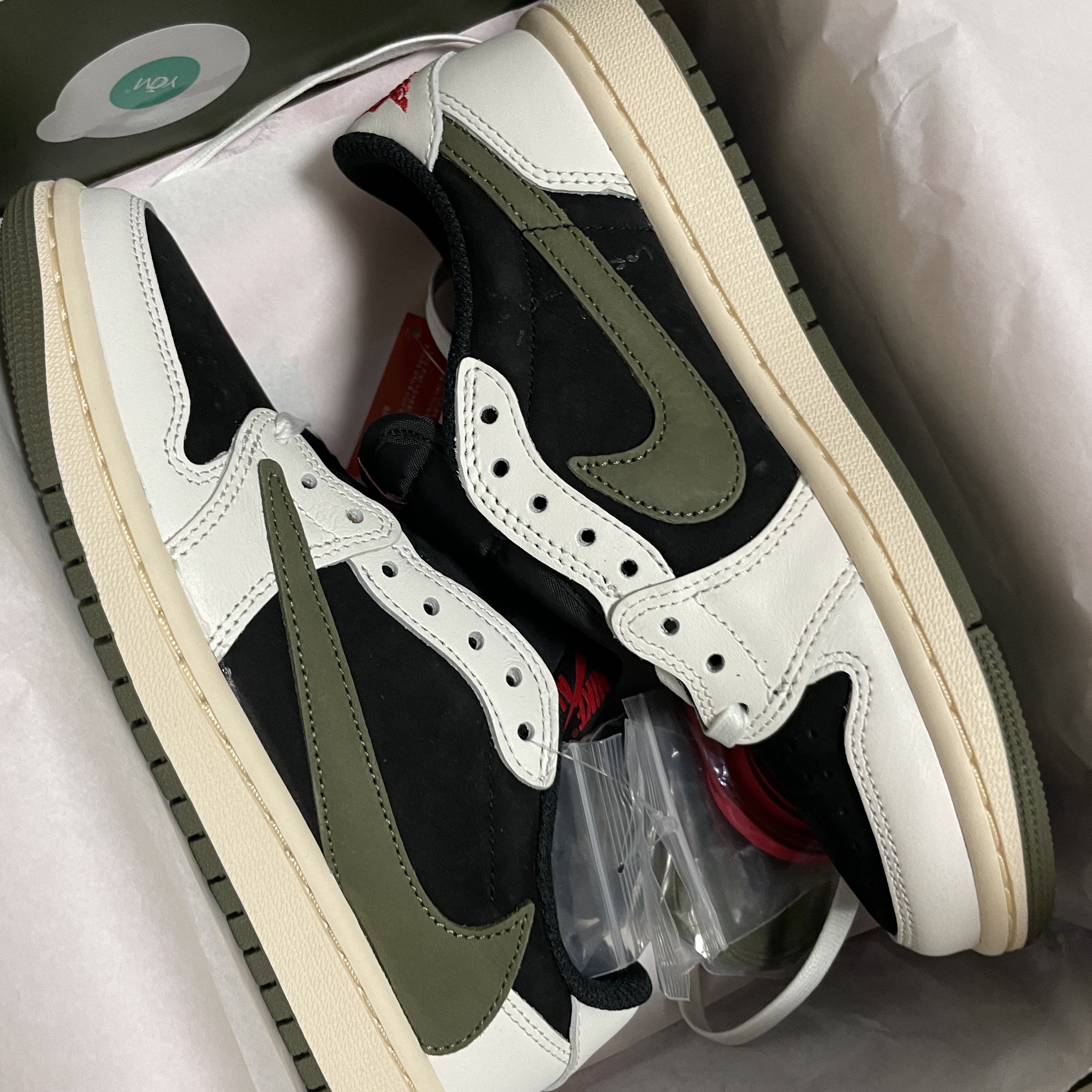(W) Jordan 1 x Travis Scott Retro Low OG SP Medium Olive 착용 스타일