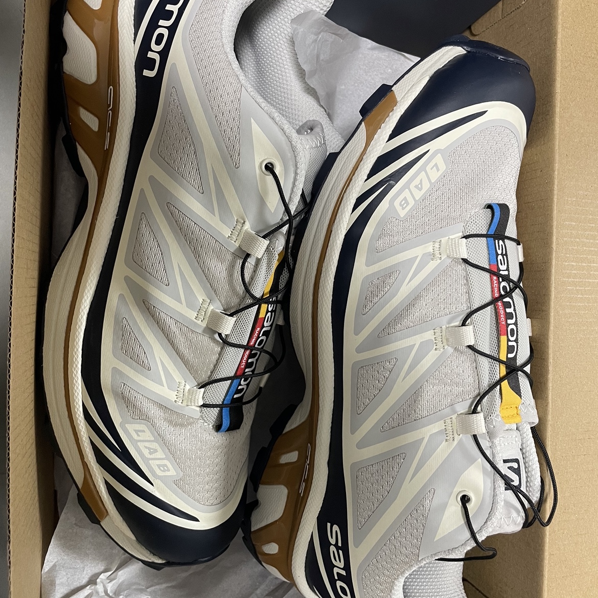 Salomon XT-6 Lunar Rock Dark Sapphire 착용 스타일