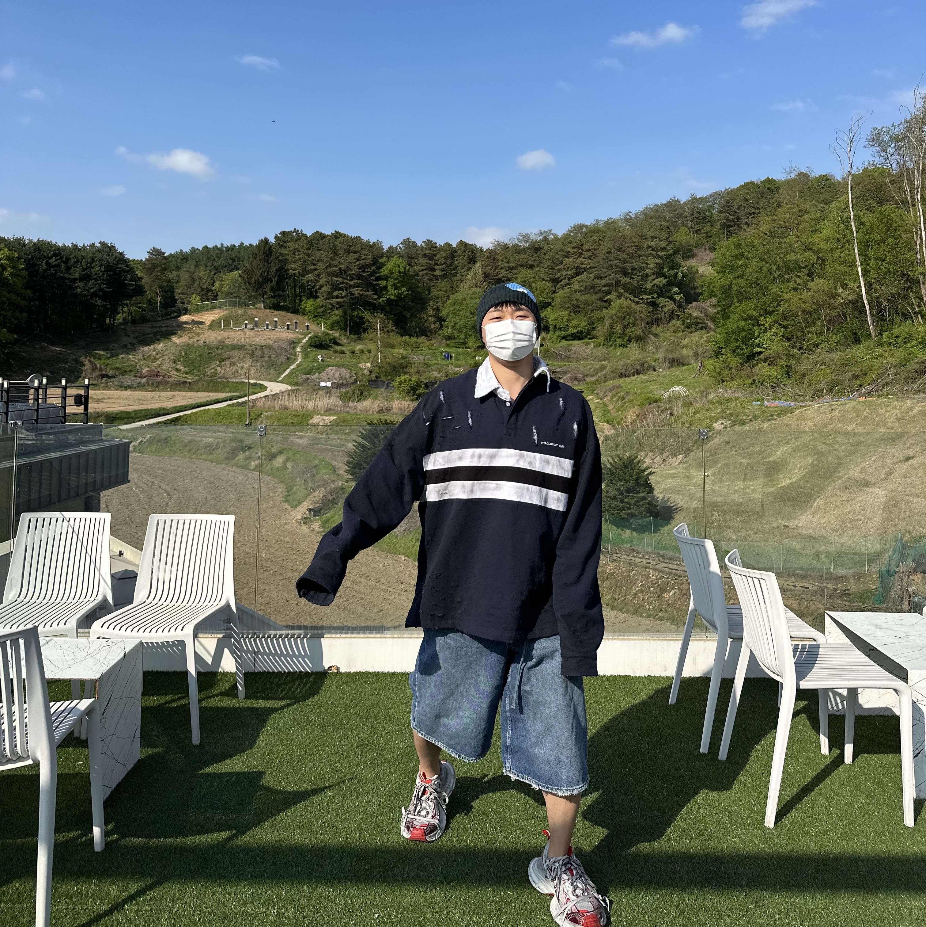 Project G/R Bullied Polo Shirts Navy, Balenciaga 3XL Sneakers White Red 착용 스타일
