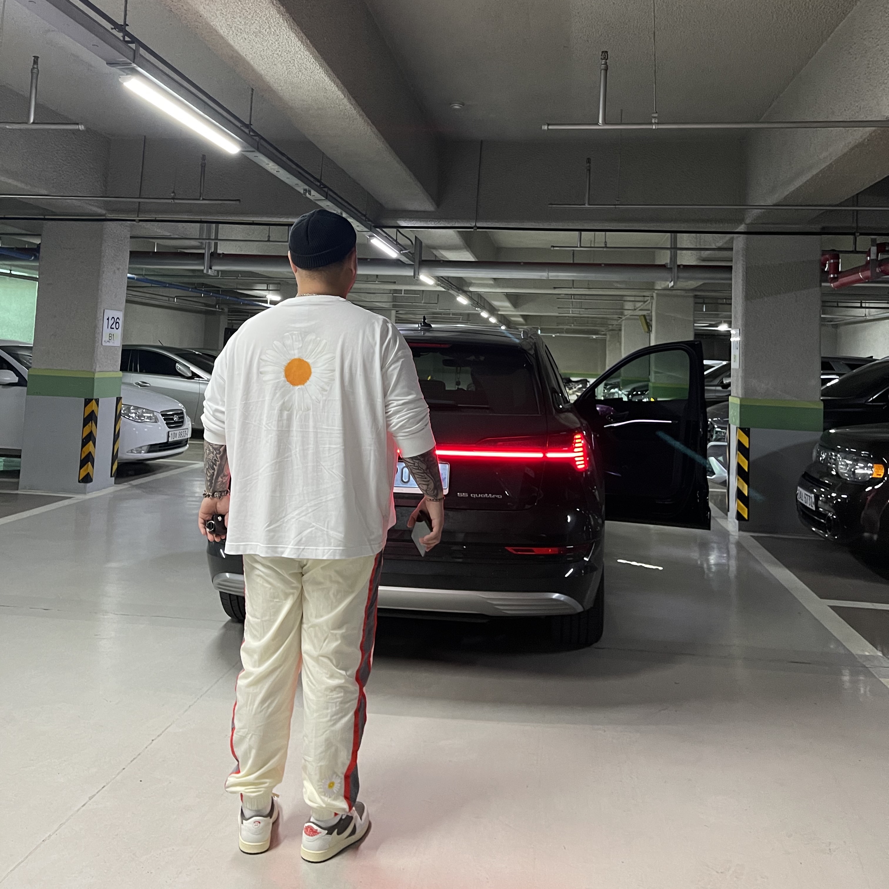 애플 워치 8 45mm GPS 미드나이트 알루미늄 케이스 스포츠 밴드 미드나이트 (국내 정식 발매 제품), 나이키 x 피스마이너스원 롱슬리브 티셔츠 화이트 (DR0098-100) 착용 스타일 - 2