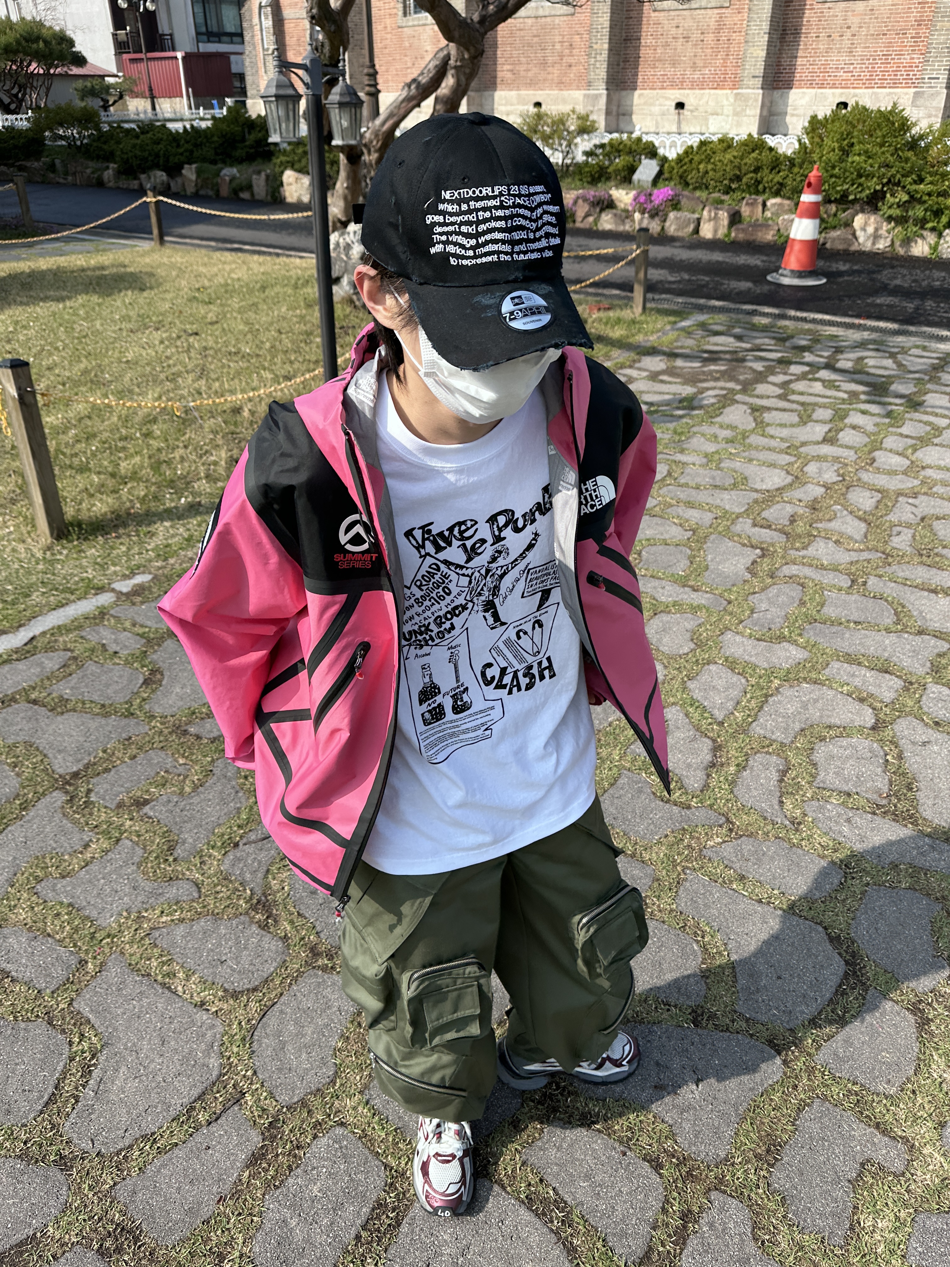 Supreme x The North Face Summit Series Outer Tape Seam Jacket Pink - 21SS, Apple AirPods Max Lightning Space Gray (Korean Ver.) 착용 스타일 - 4