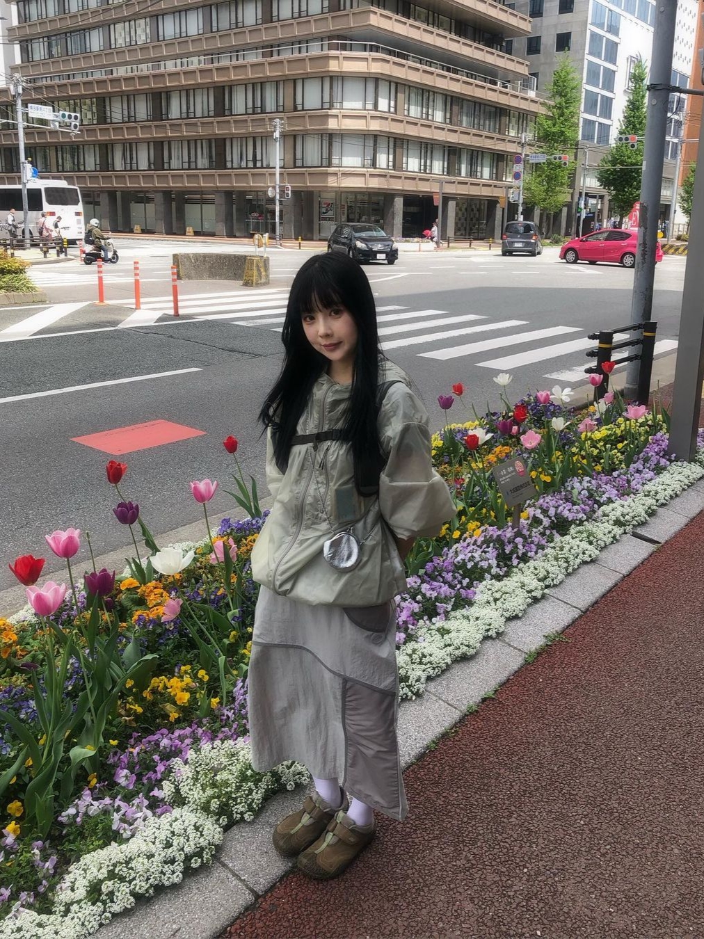 Art Of Field Flap Pocket Long Skirt Khaki Beige 착용 스타일 - 1