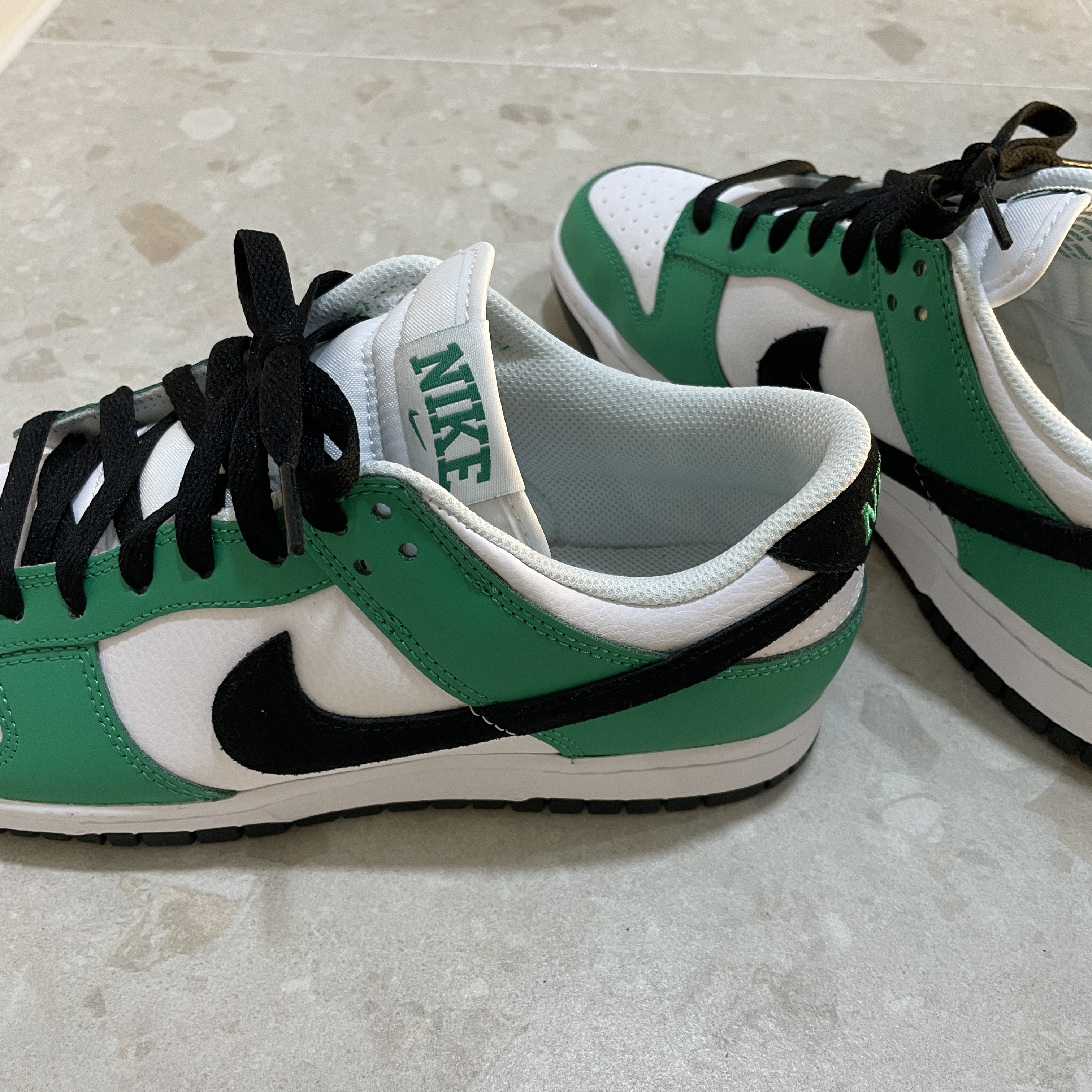 Nike Dunk Low White Green 착용 스타일