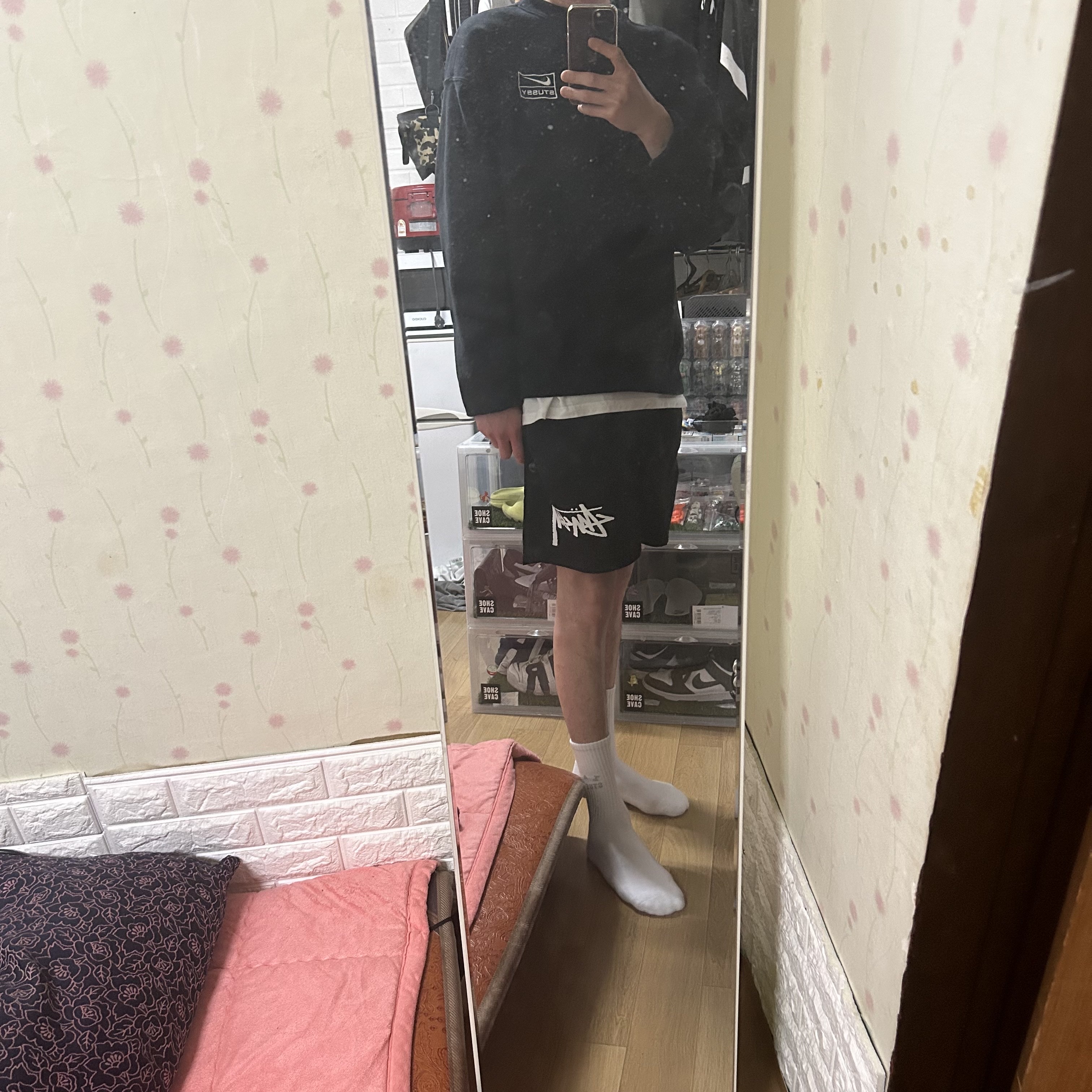 Stussy Big Stock Water Shorts Black, Nike x Stussy NRG Washed Fleece Crewneck Black (DO5310-010) 착용 스타일